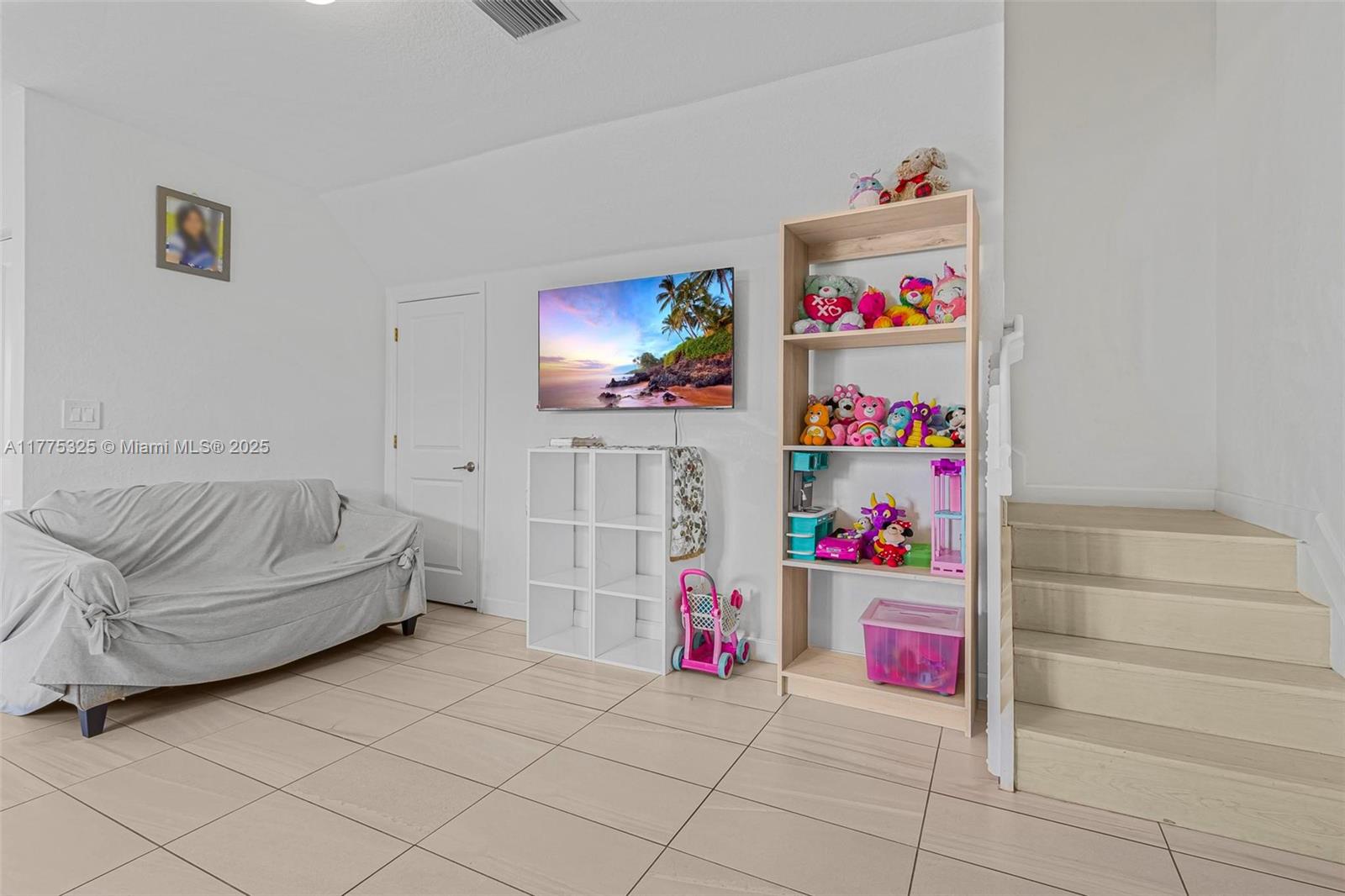417 Nw 12th Pl # Property Photo 5
