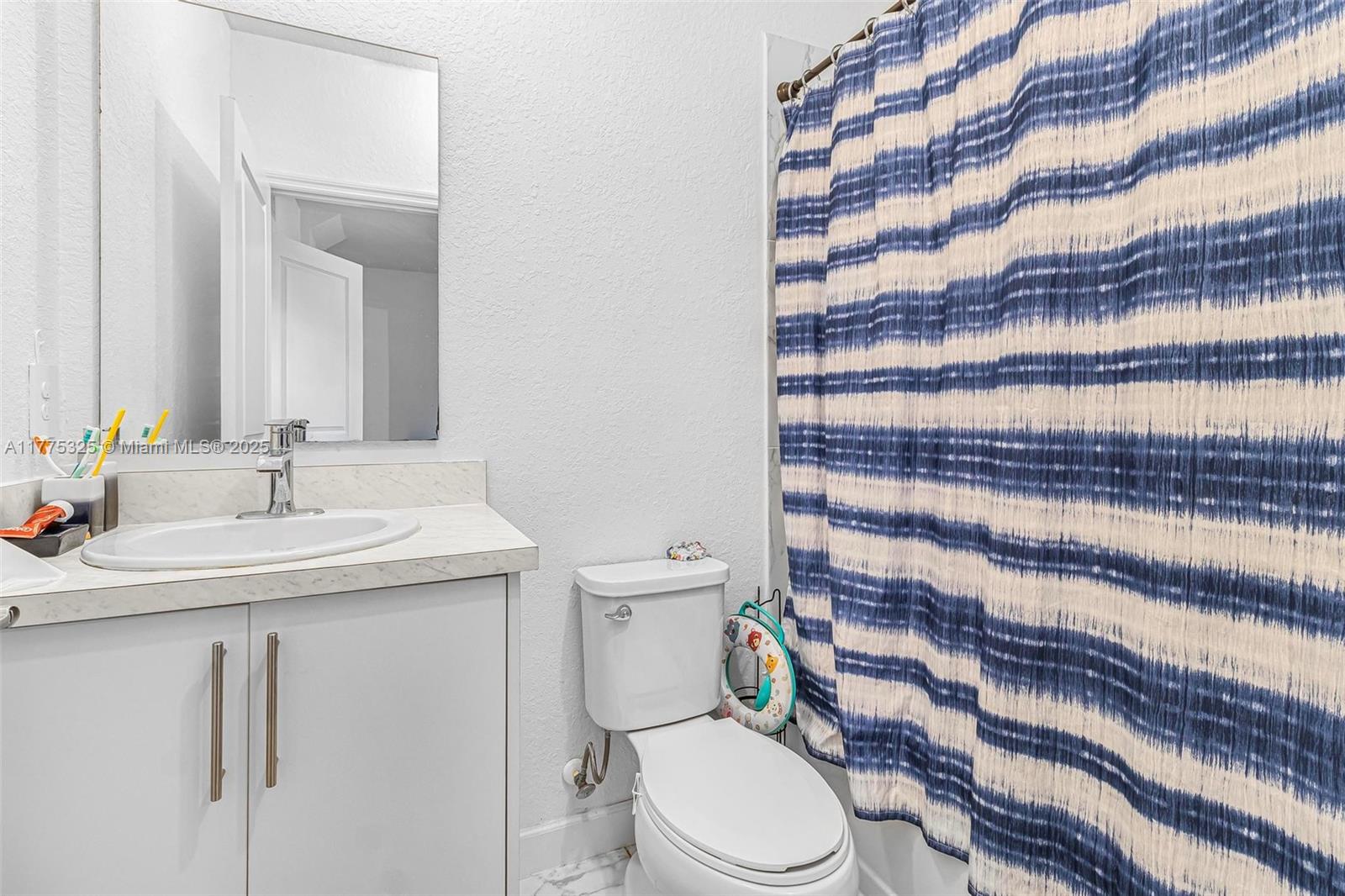 417 Nw 12th Pl # Property Photo 11