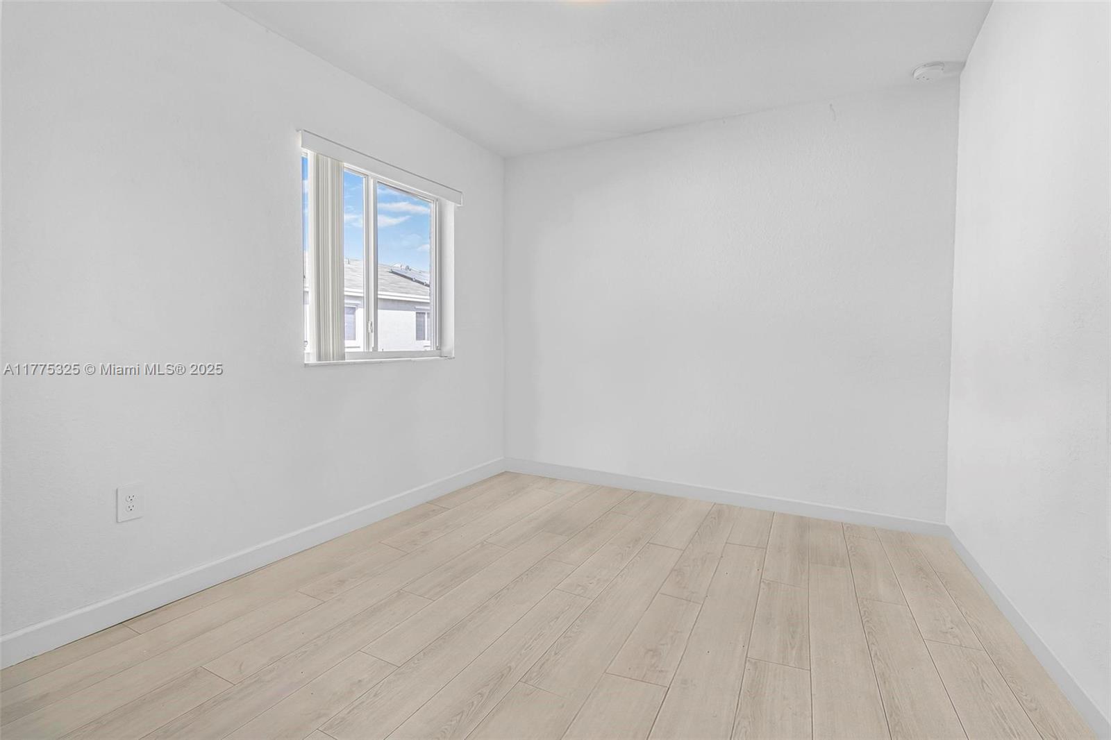 417 Nw 12th Pl # Property Photo 15