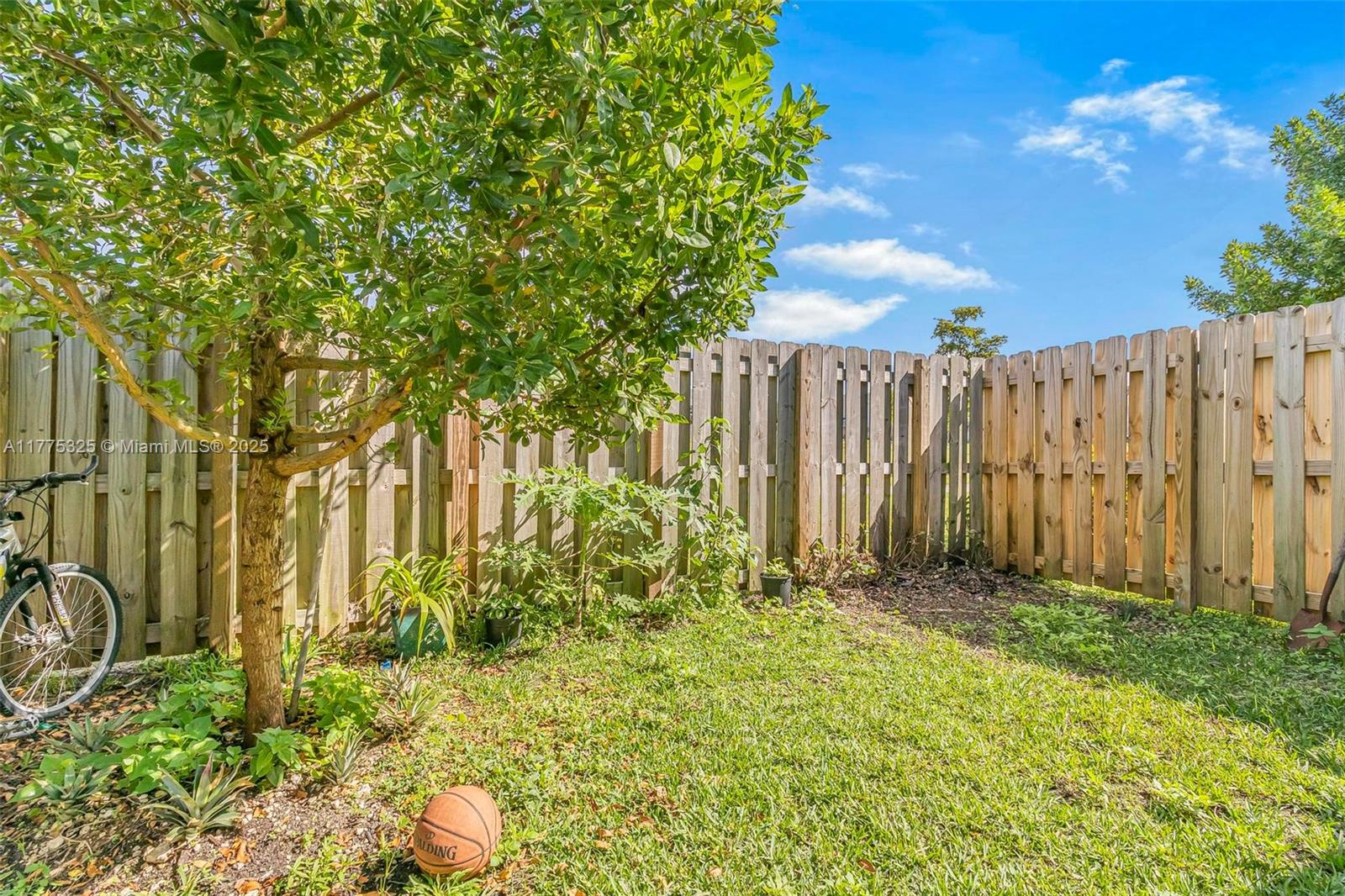 417 Nw 12th Pl # Property Photo 17