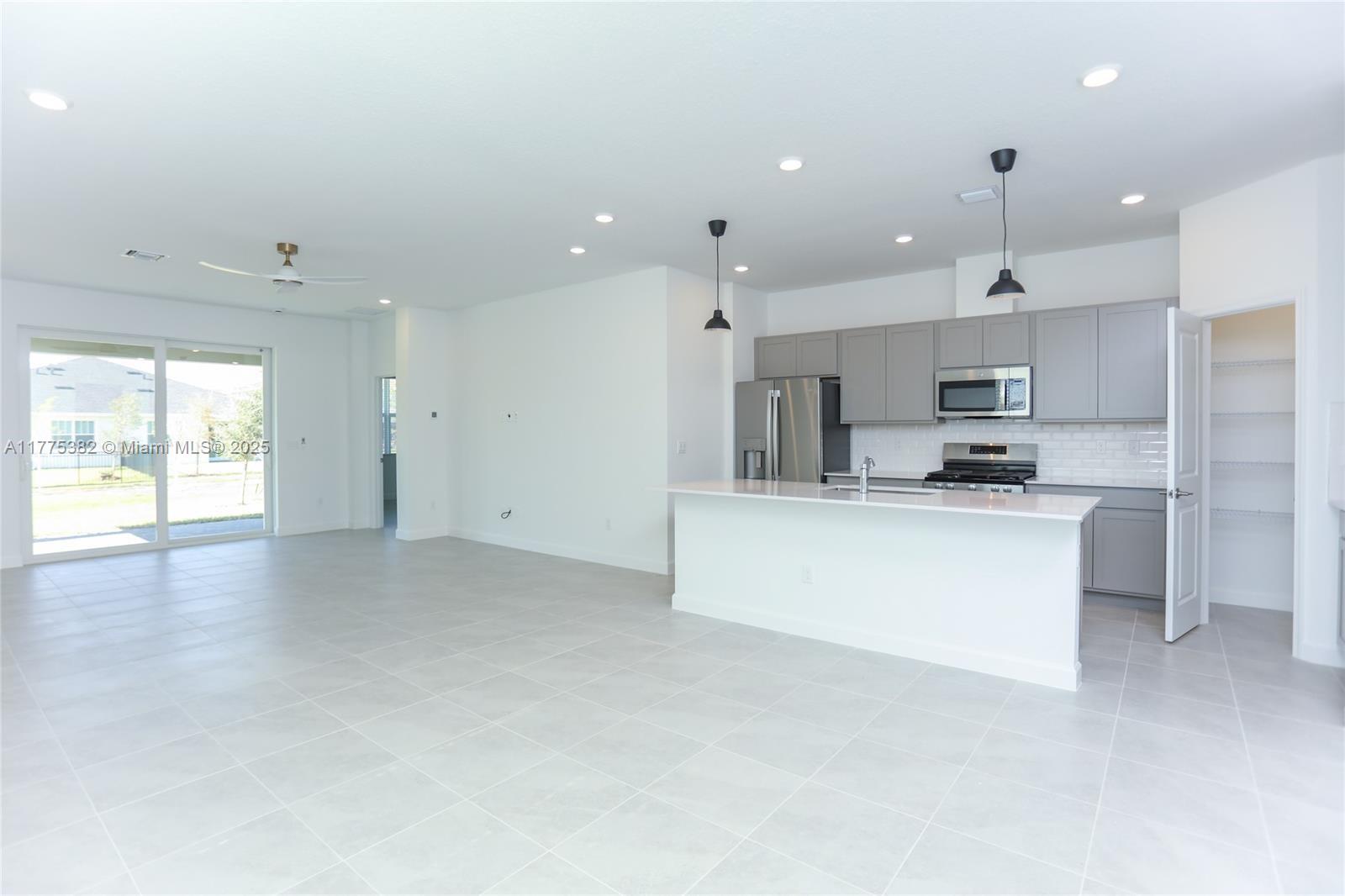 A11775382 Property Photo