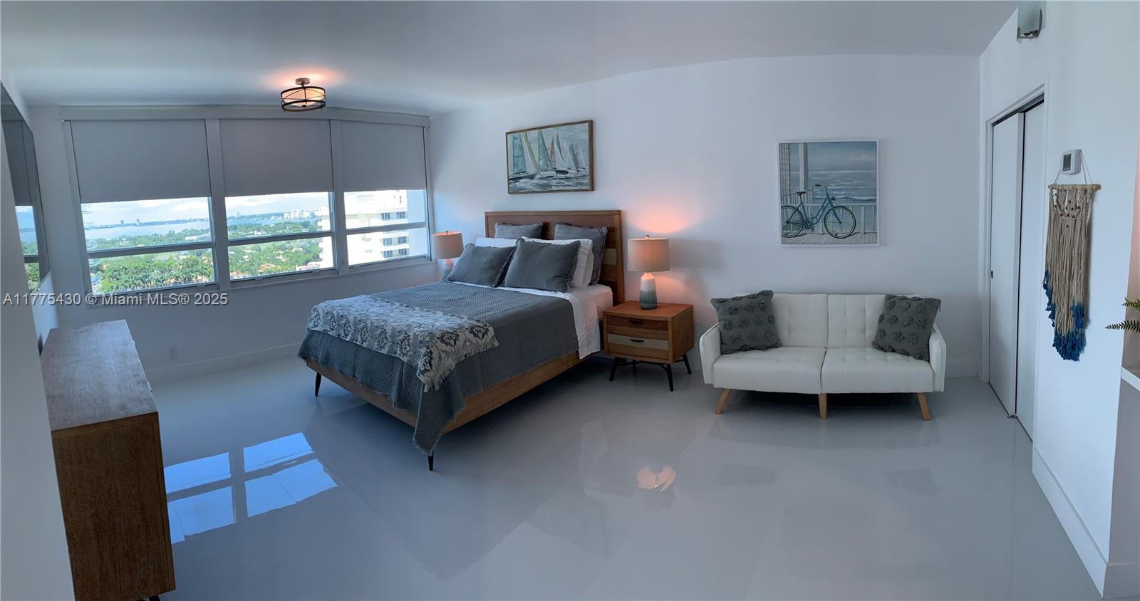 5445 Collins Ave 1520 Property Photo 12