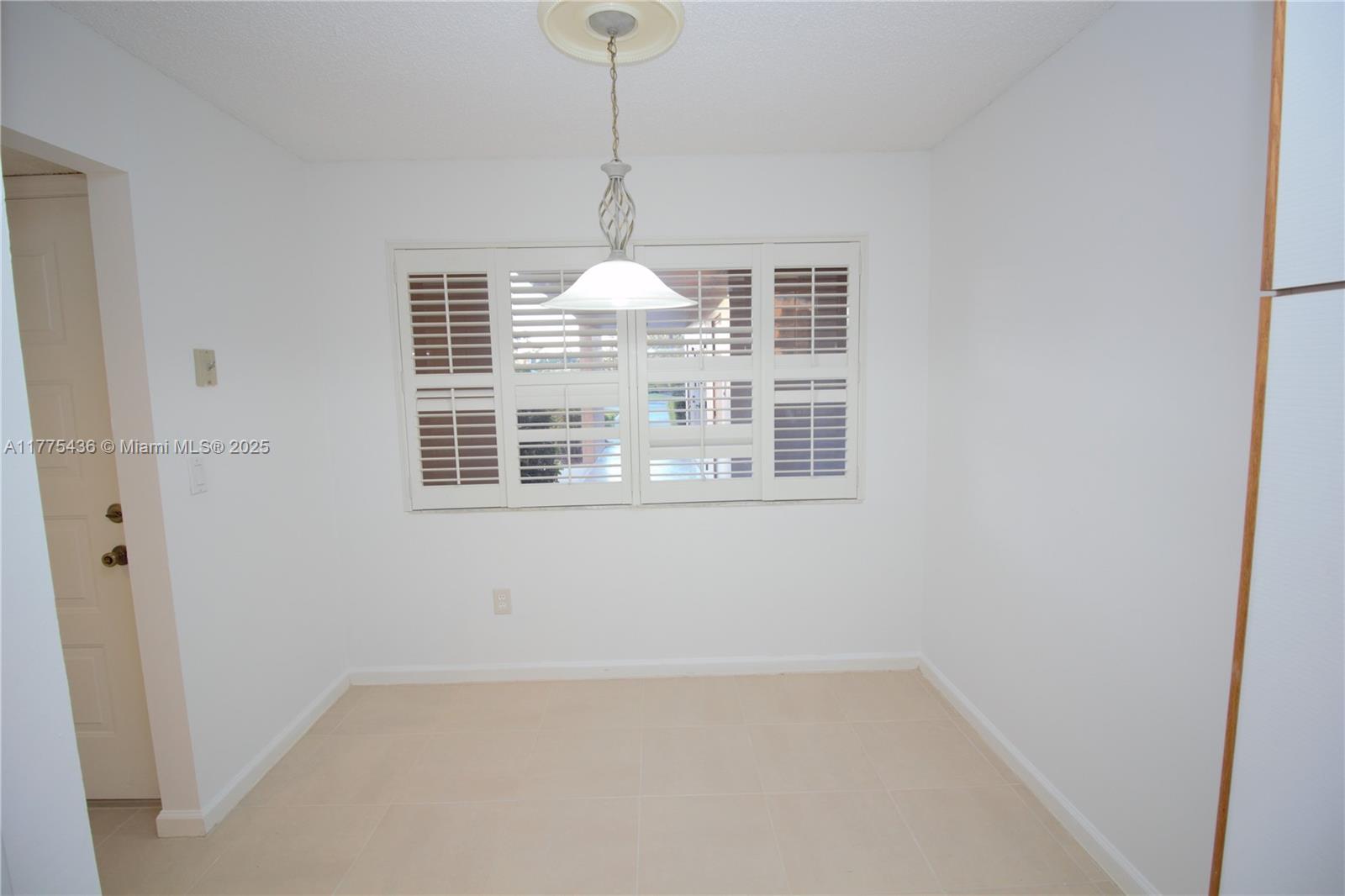 10312 E Clairmont Cir 107 Property Photo 3
