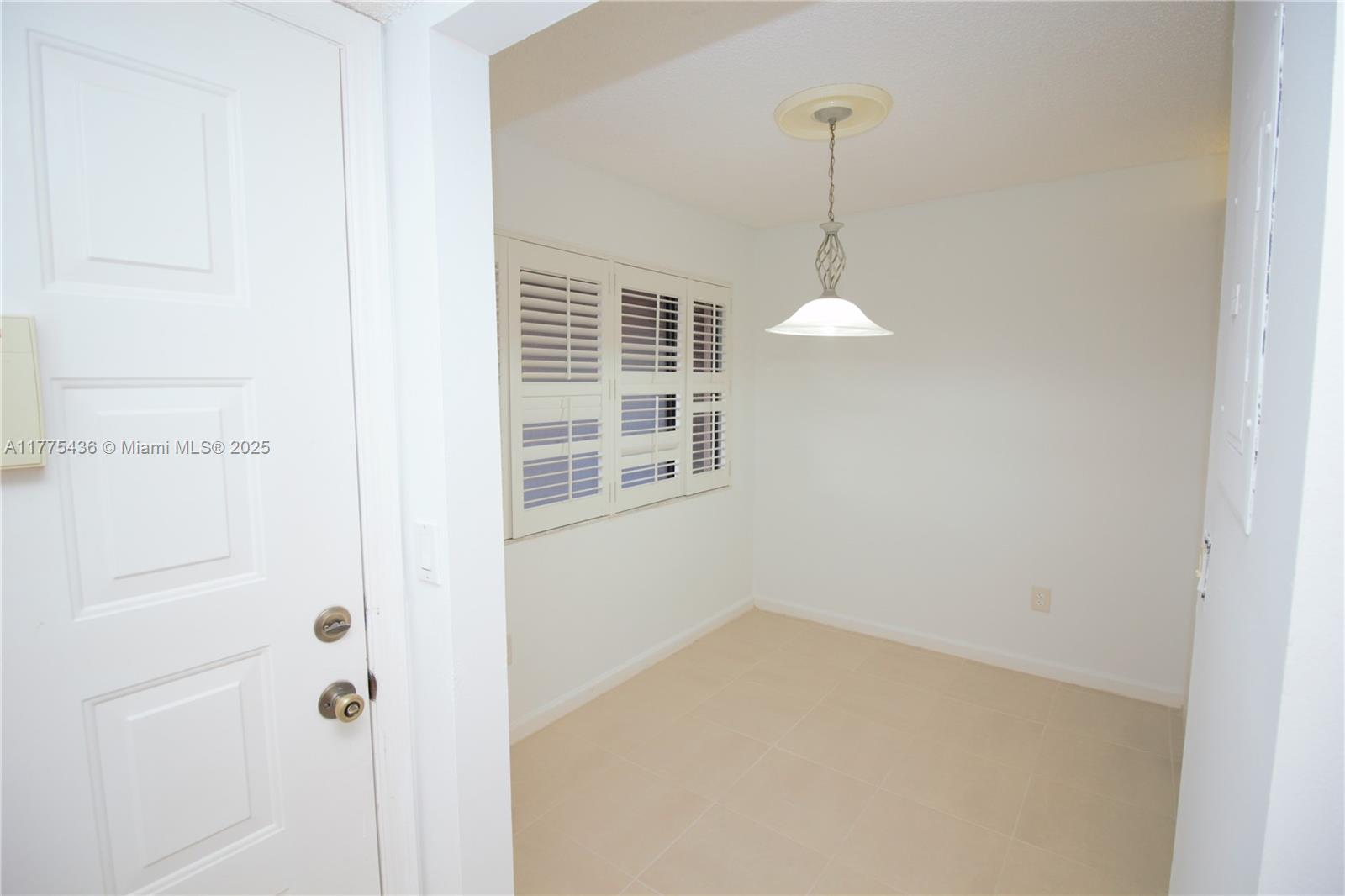 10312 E Clairmont Cir 107 Property Photo 5