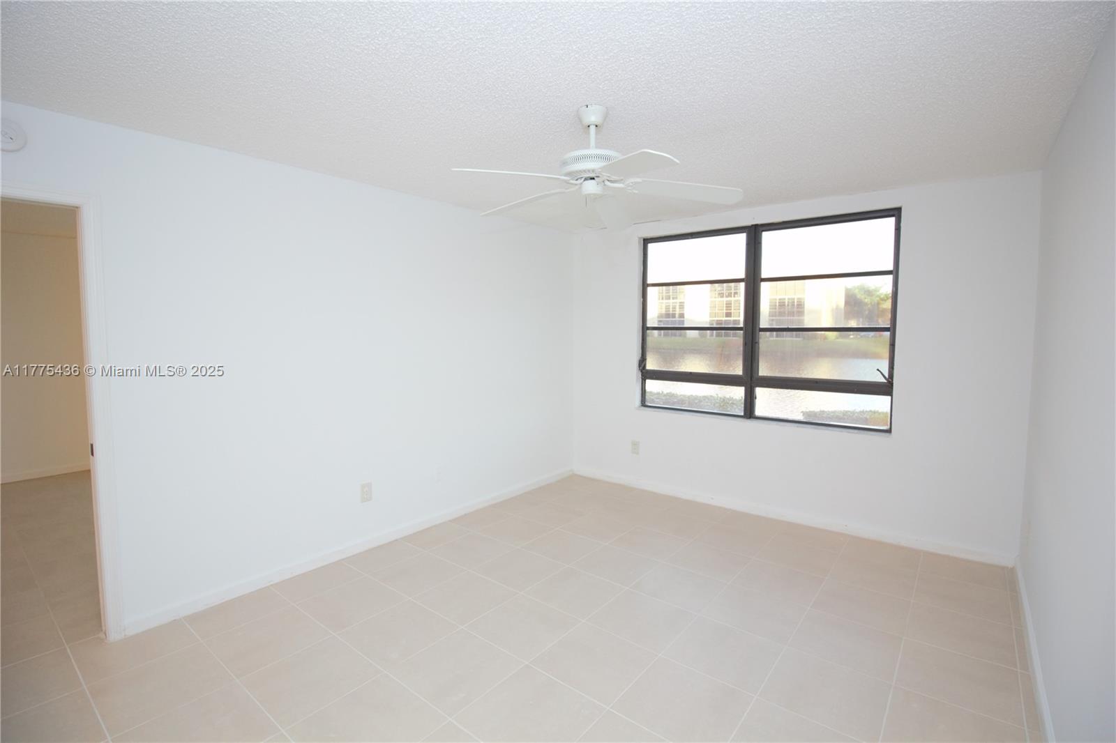 10312 E Clairmont Cir 107 Property Photo 8