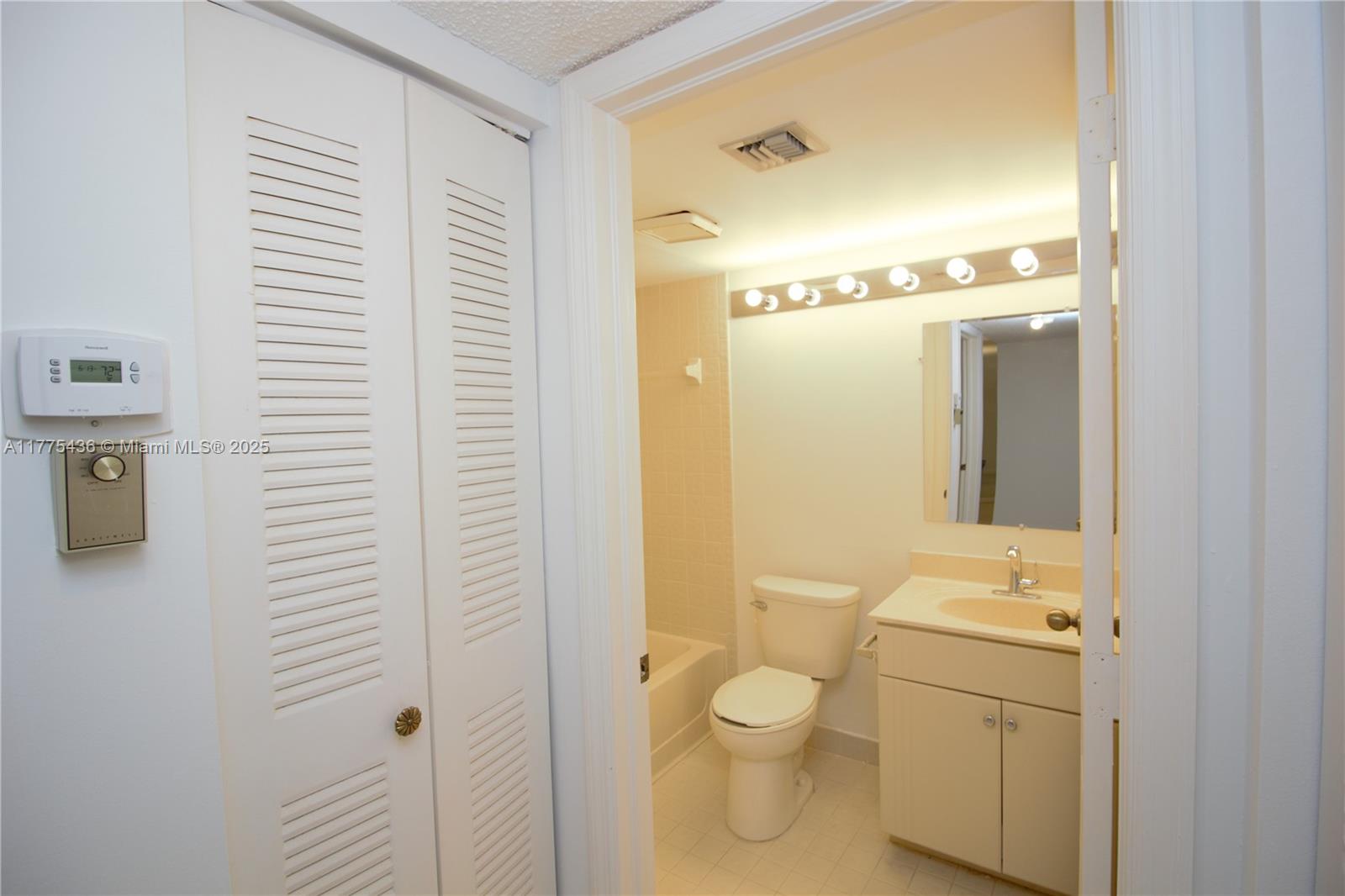 10312 E Clairmont Cir 107 Property Photo 9