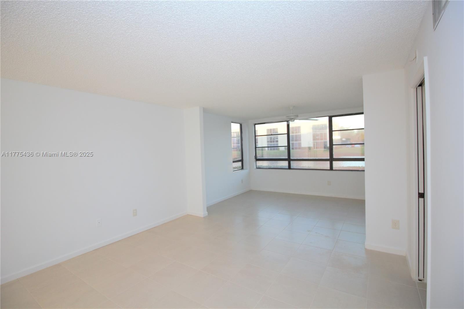 10312 E Clairmont Cir 107 Property Photo 14