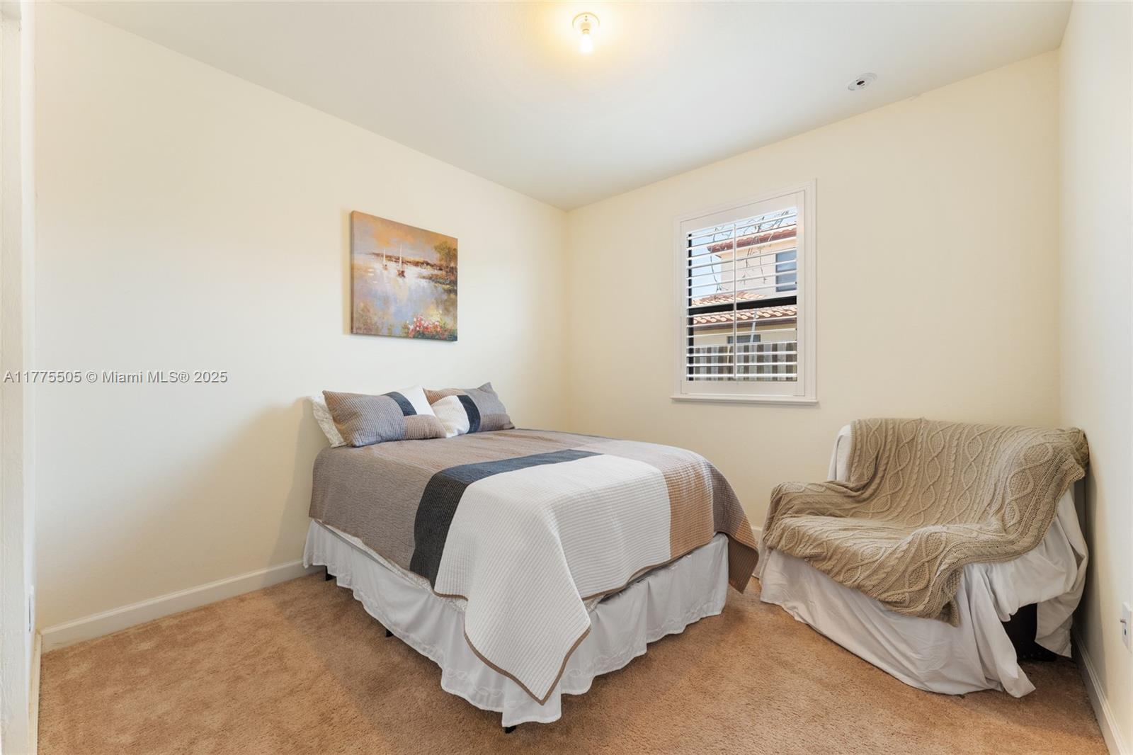 185 Se 34th Place Property Photo 16