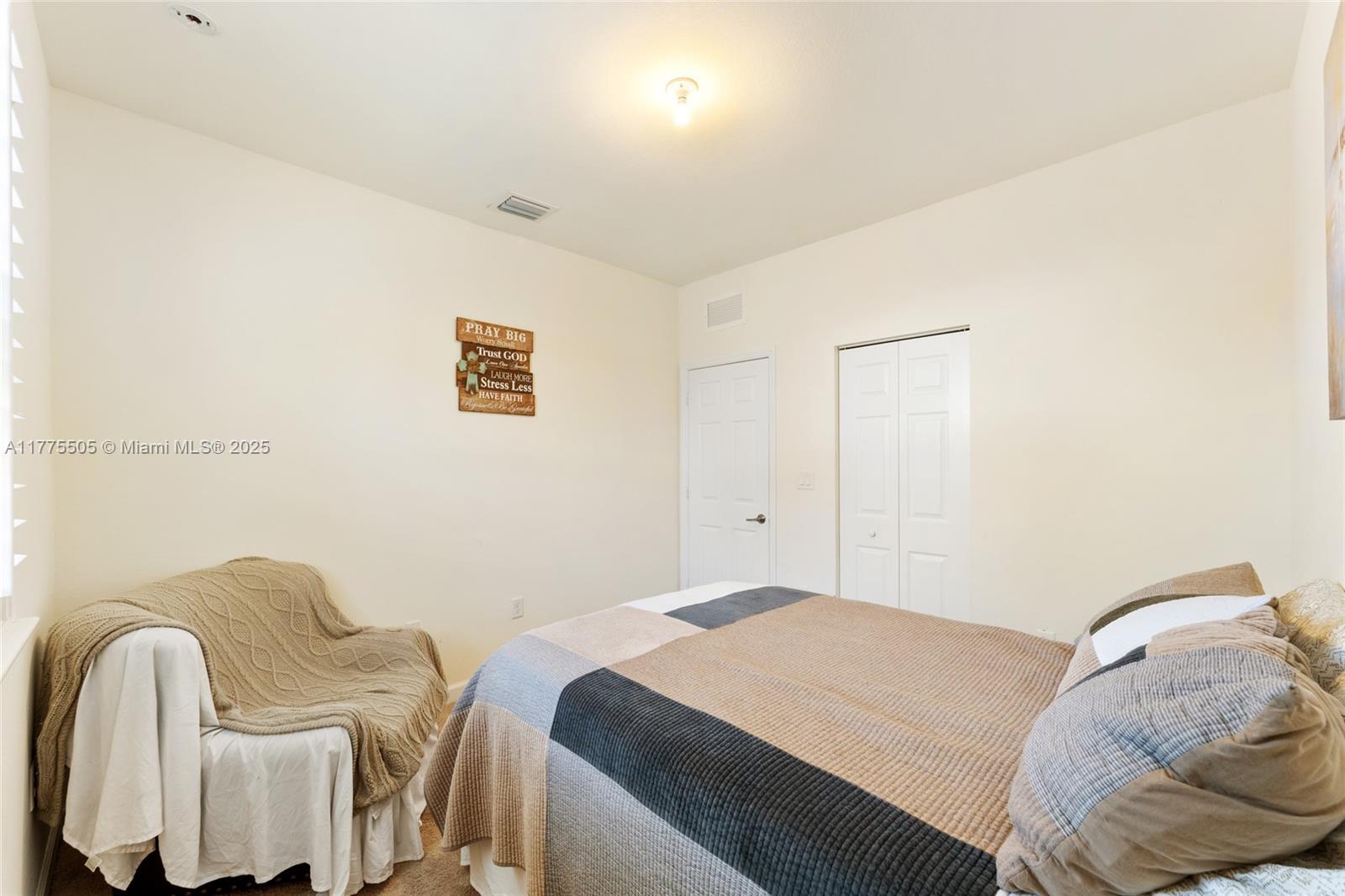 185 Se 34th Place Property Photo 17