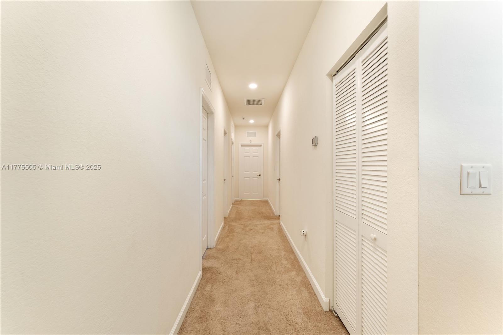 185 Se 34th Place Property Photo 22