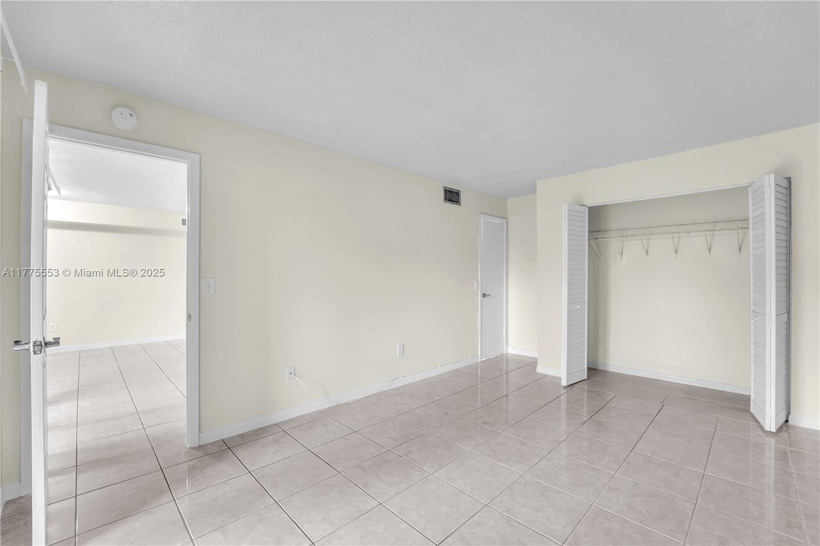 905 N Franklin Ave 905c Property Photo 13