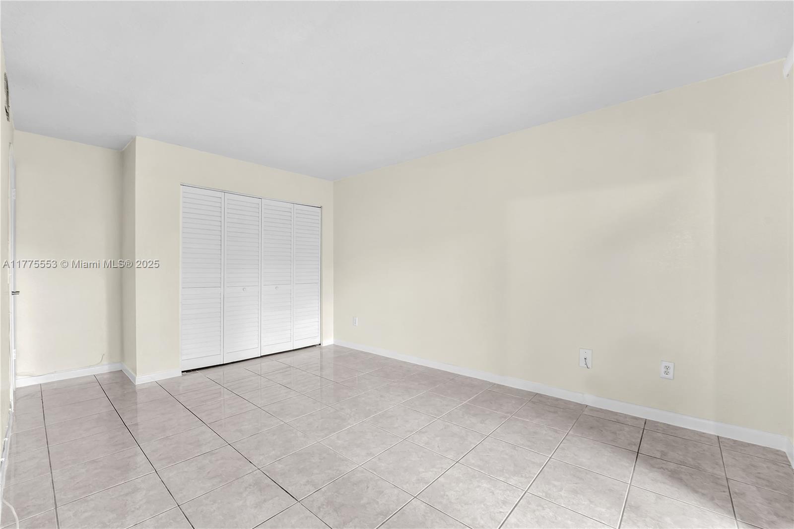 905 N Franklin Ave 905c Property Photo 14
