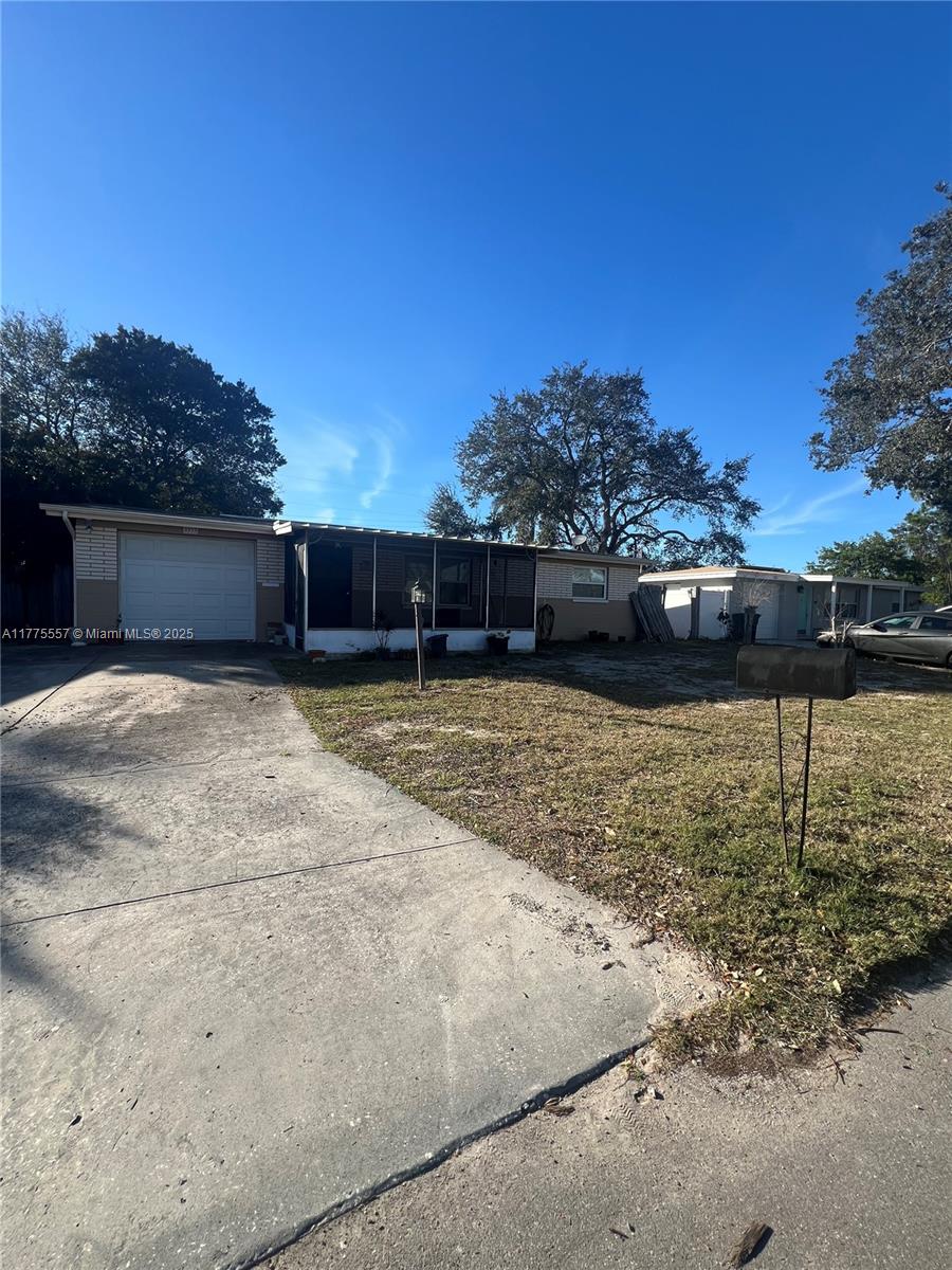 2133 Holiday Dr Property Photo