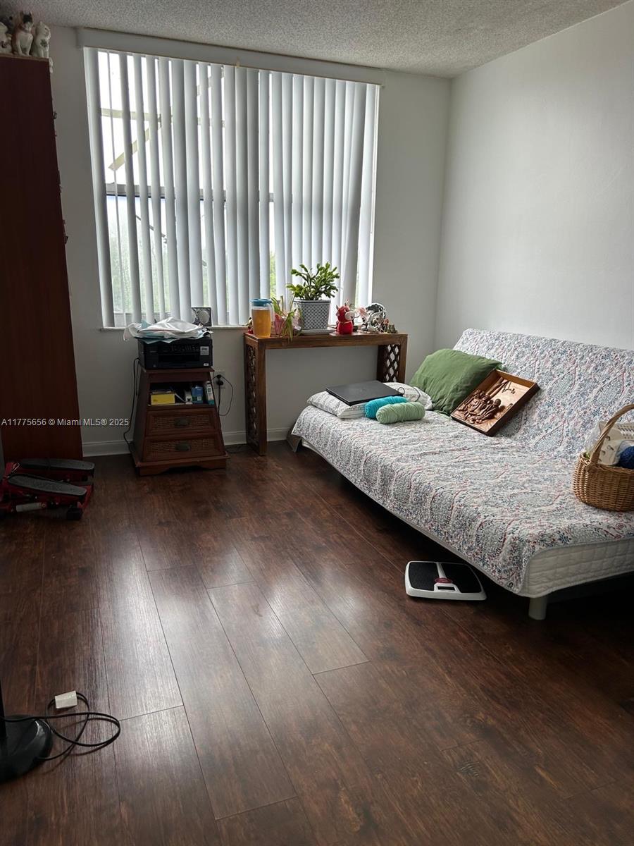 17890 W Dixie Highway 714 Property Photo 8