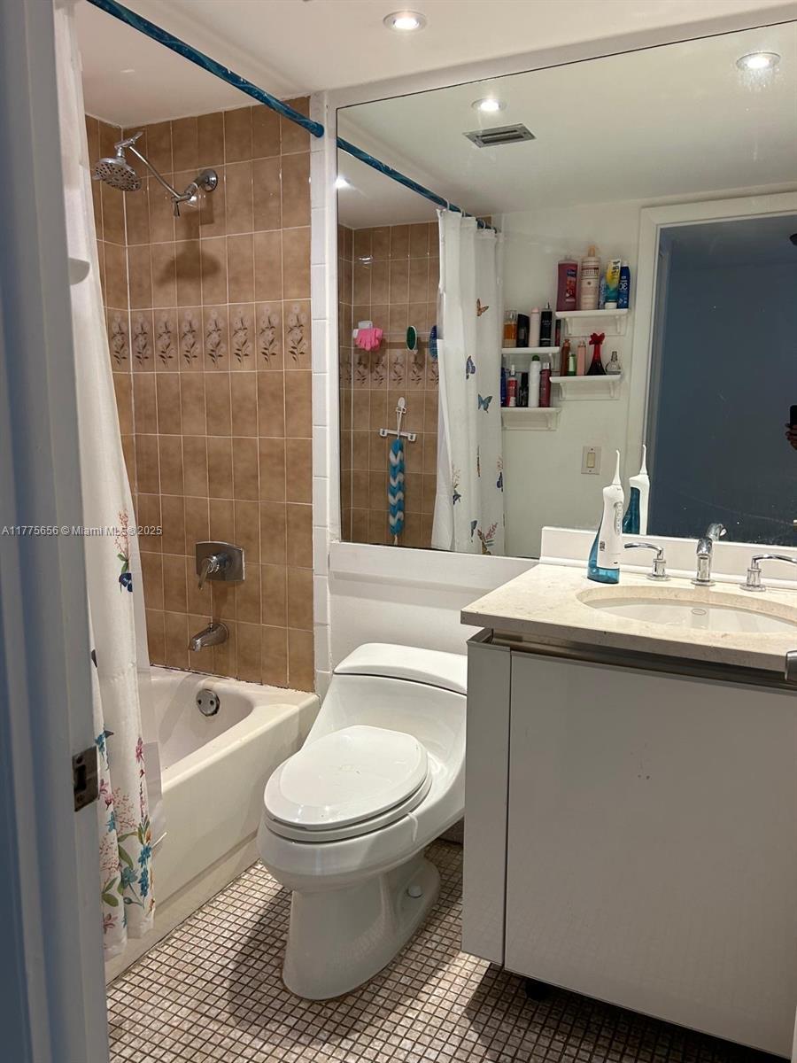 17890 W Dixie Highway 714 Property Photo 10