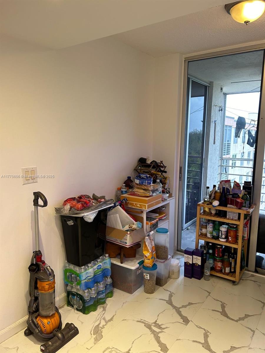 17890 W Dixie Highway 714 Property Photo 17
