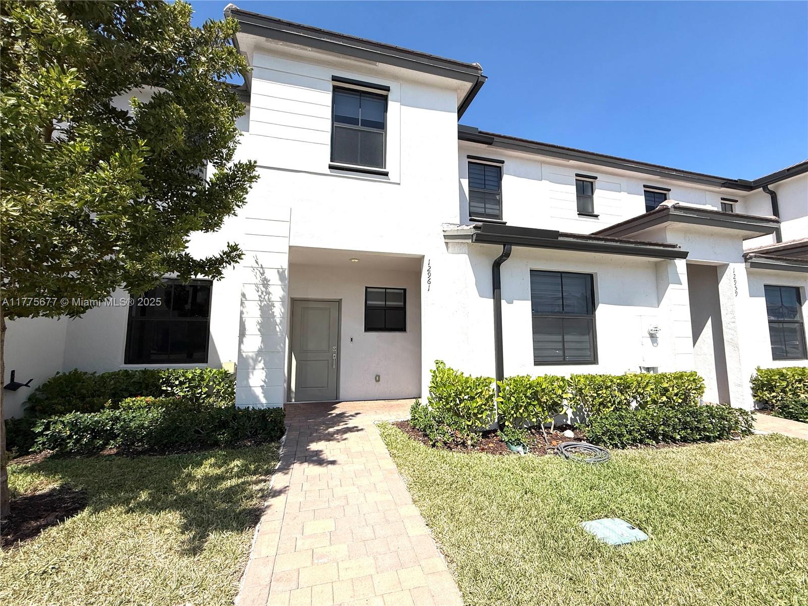12961 Sw 233rd Ter 12961 Property Photo 2