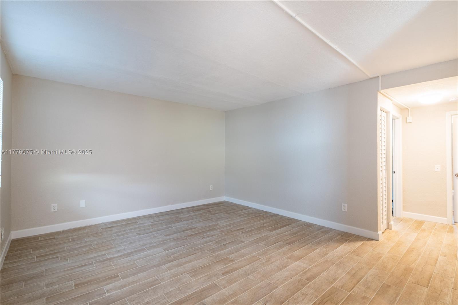 601 S Flagler Ave 11 Property Photo 5