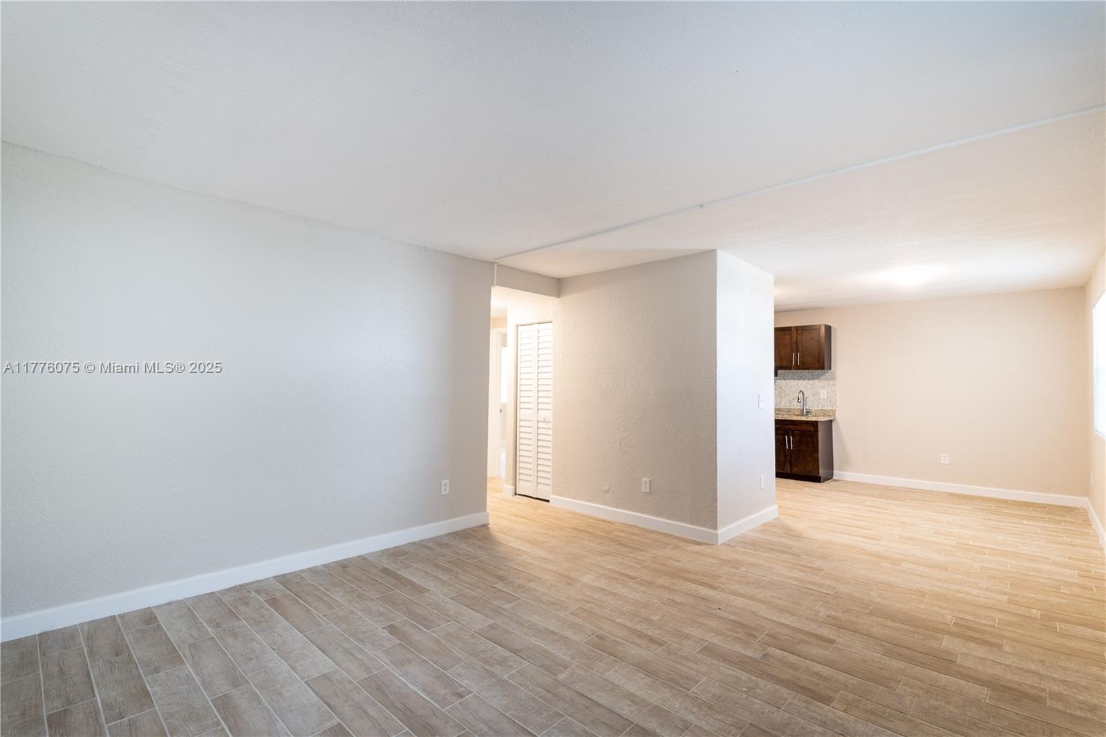 601 S Flagler Ave 11 Property Photo 6