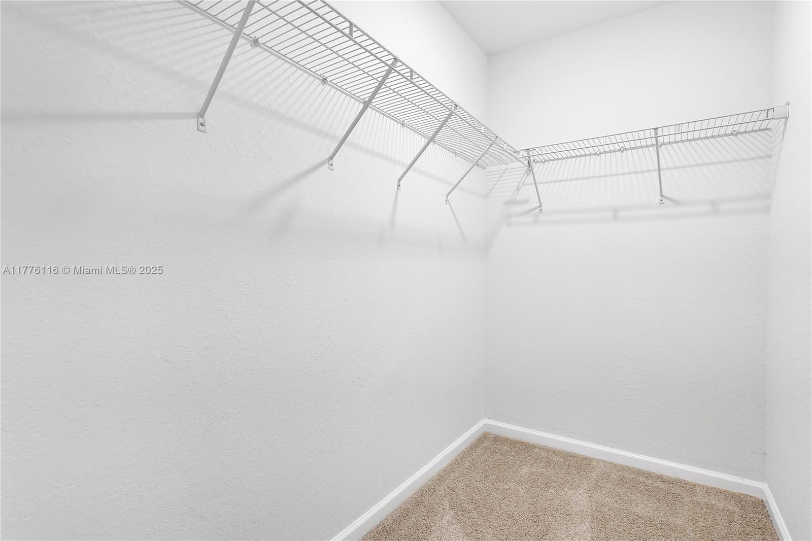 2445 Se 10th St 0 Property Photo 12