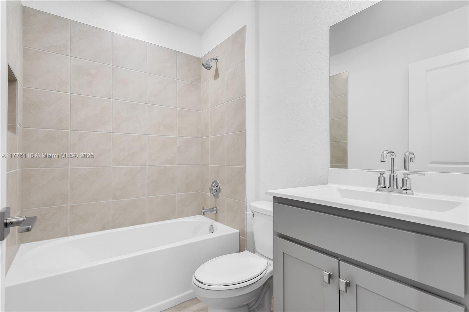 2445 Se 10th St 0 Property Photo 13