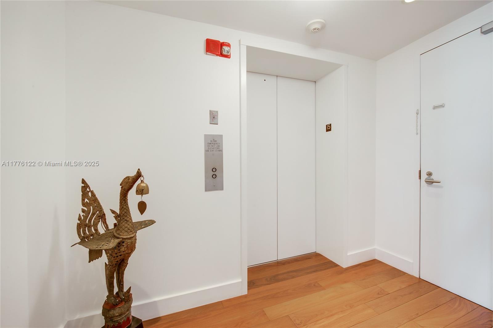 2627 S Bayshore Dr 1504 Property Photo 2