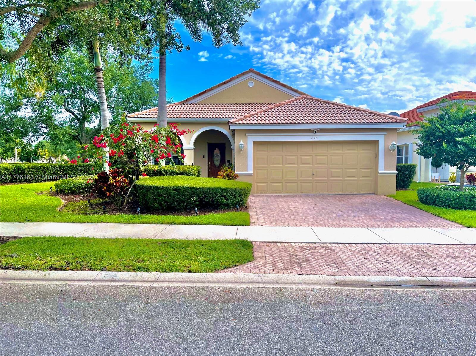 Weston Real Estate Listings Main Image