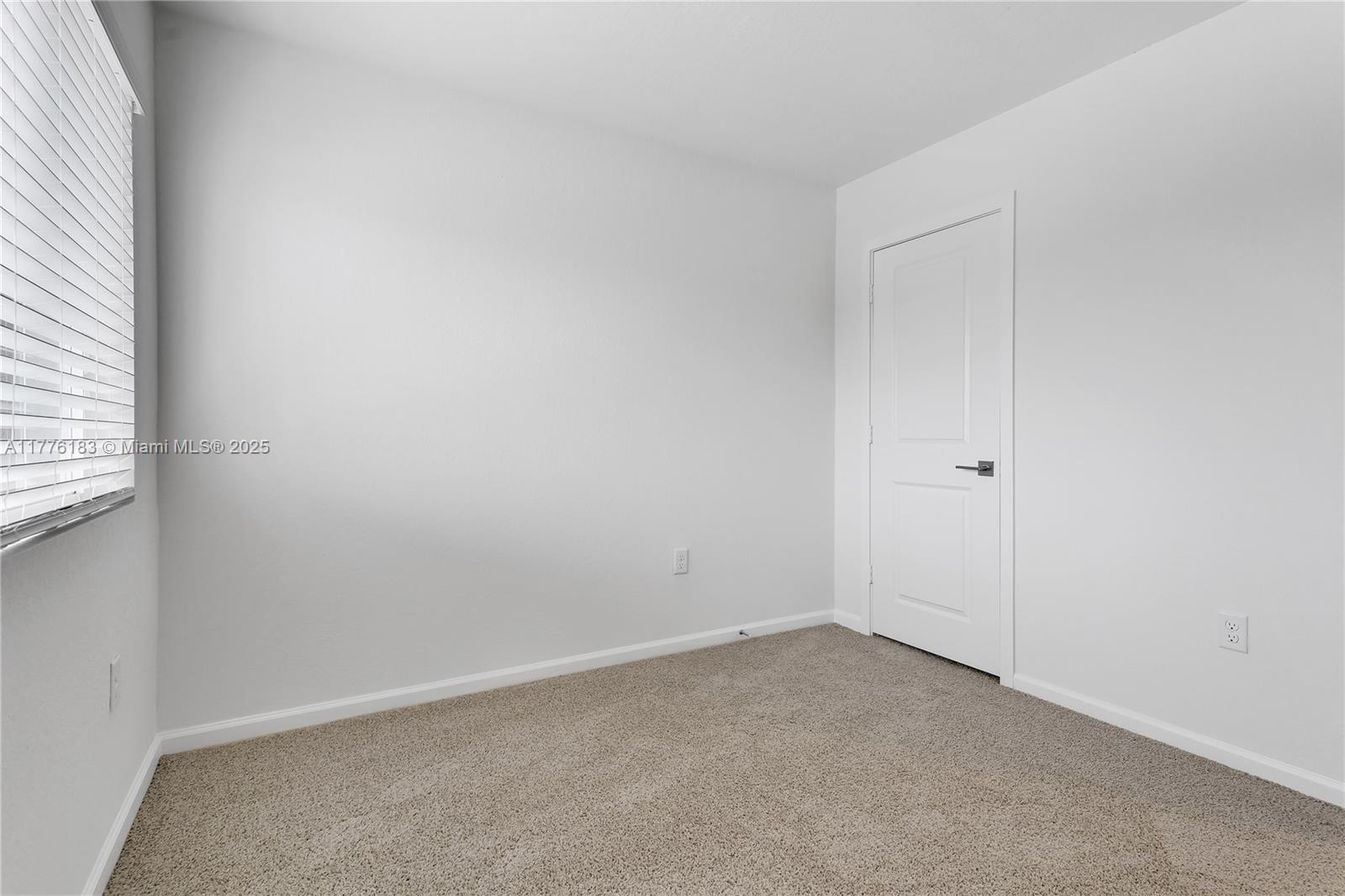 2445 Se 10th St 0 Property Photo 15