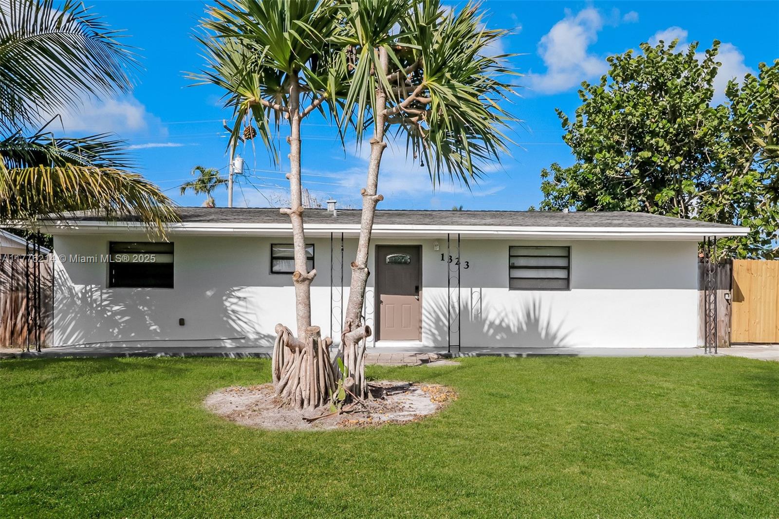 1323 Fernlea Dr Property Photo