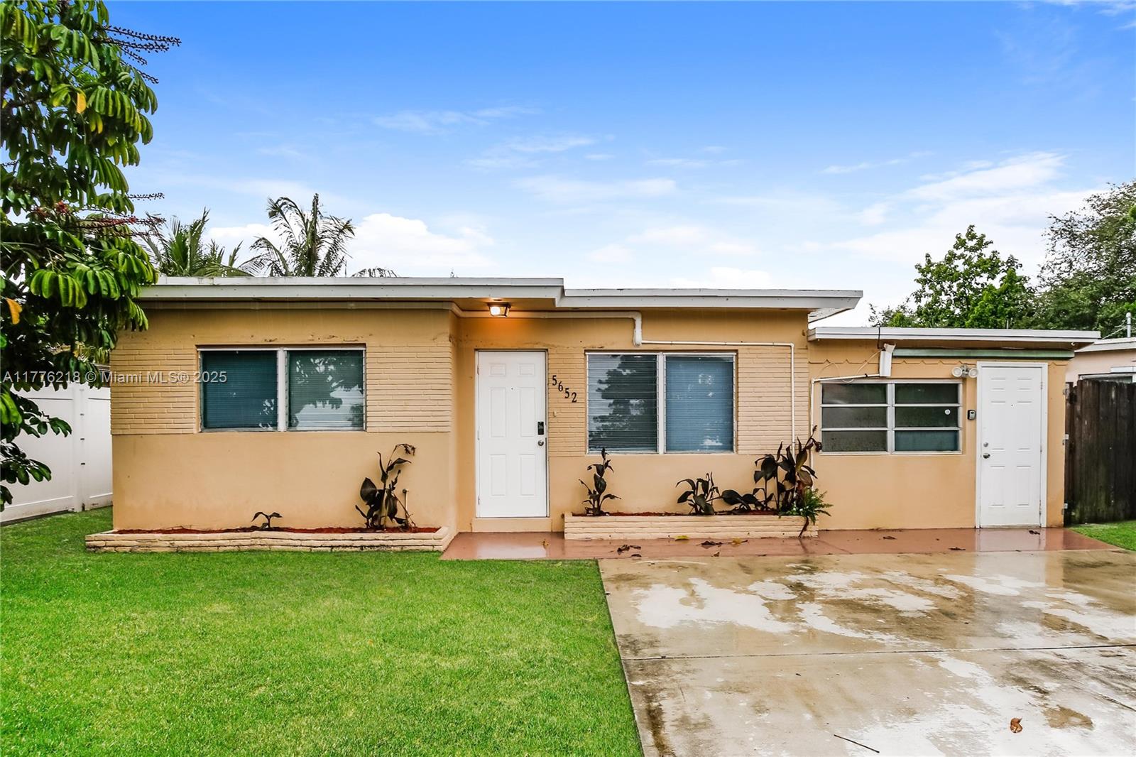 A11776218 Property Photo
