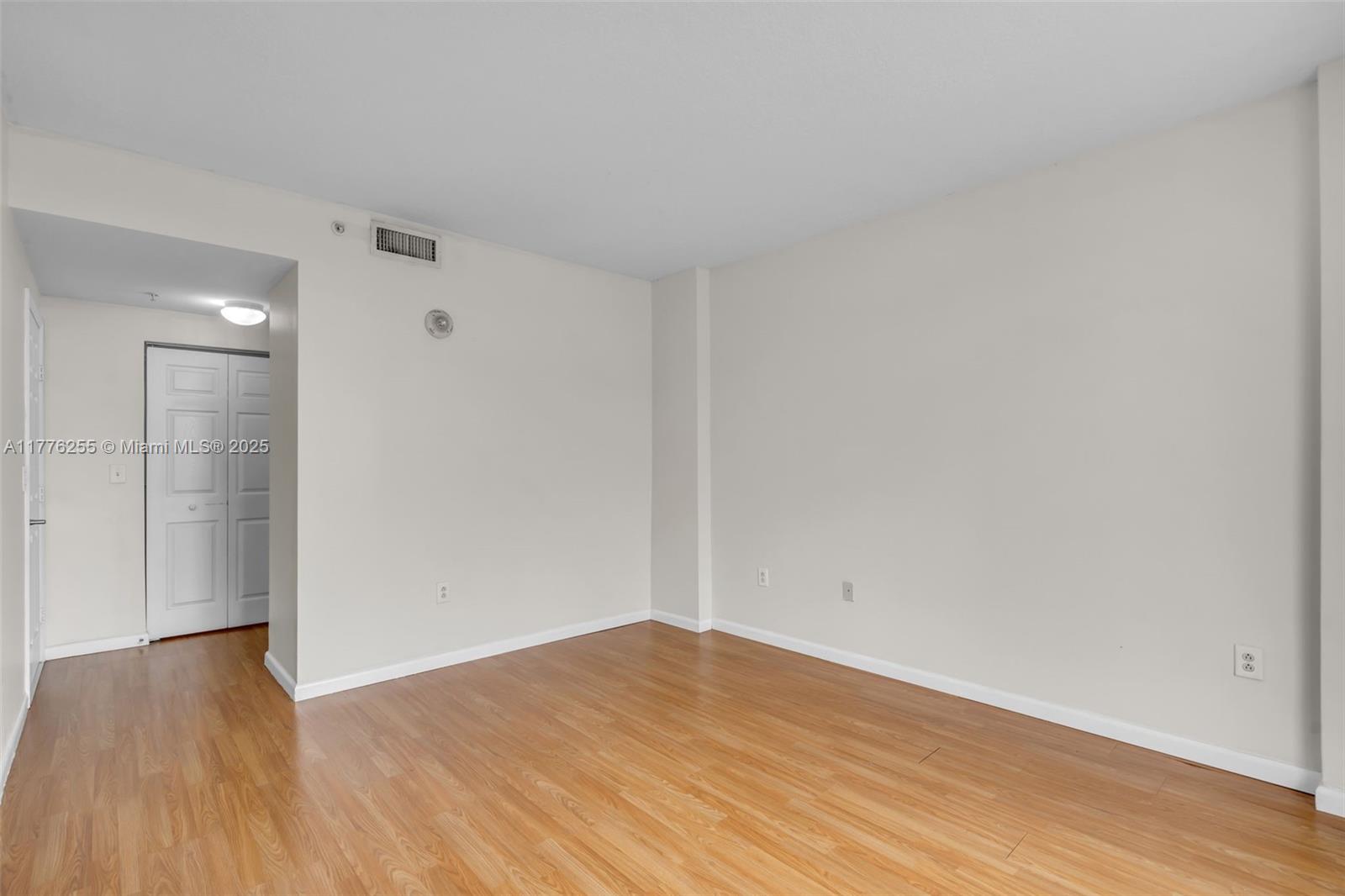 215 Sw 42nd Ave 402 Property Photo 10