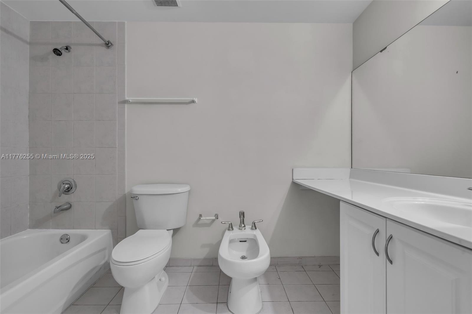 215 Sw 42nd Ave 402 Property Photo 11