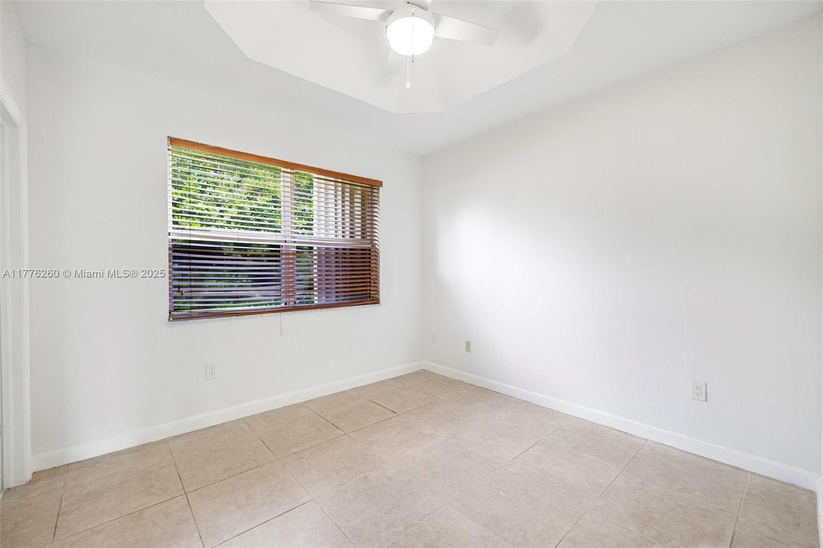 1650 Ne 33rd Rd 107-10 Property Photo 30