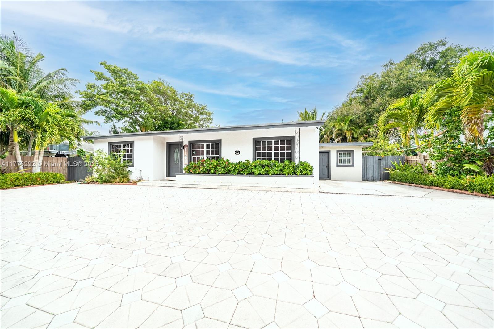 Lantana Real Estate Listings Main Image