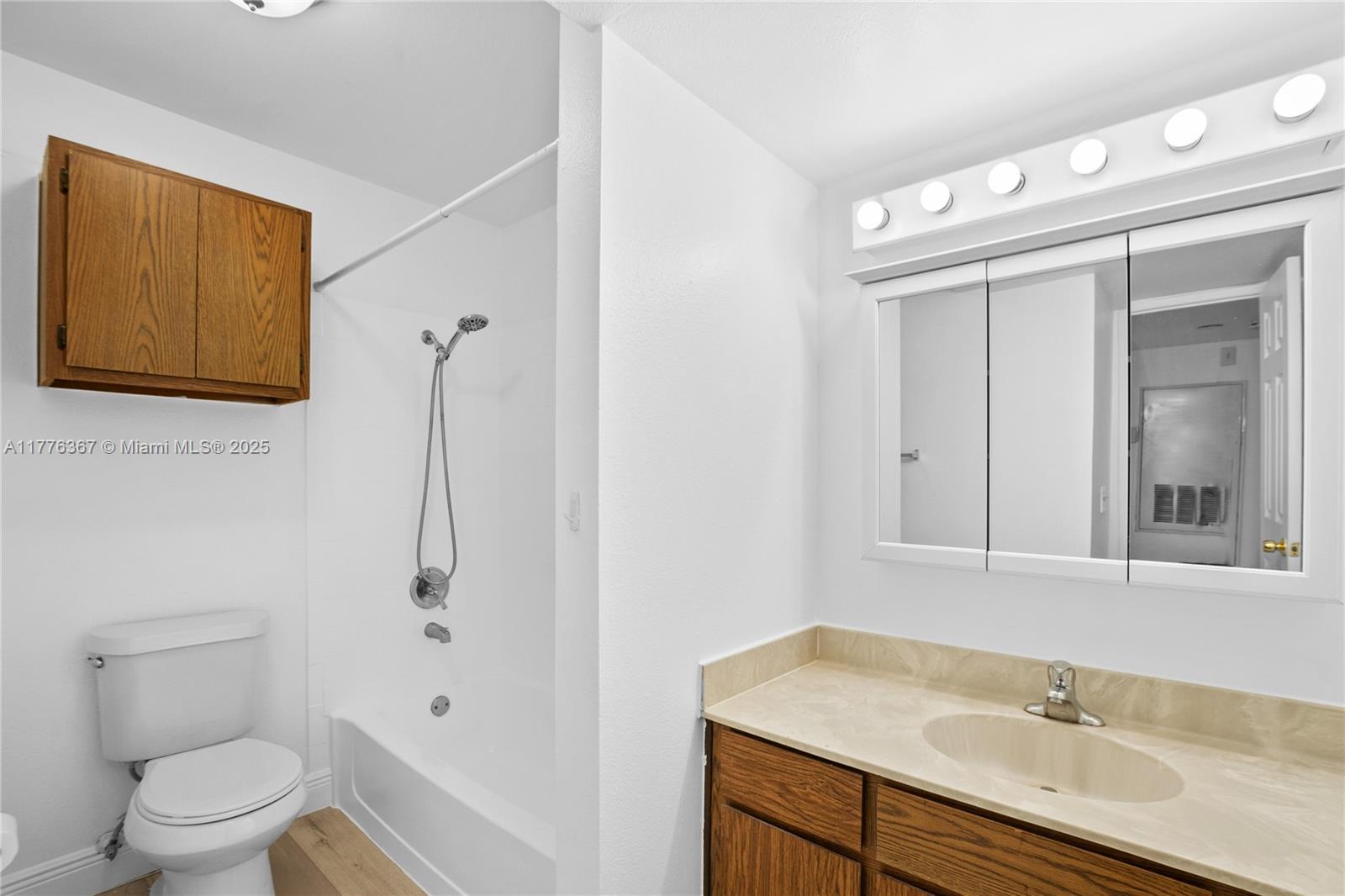 4088 N Pine Island Rd 407 Property Photo 32