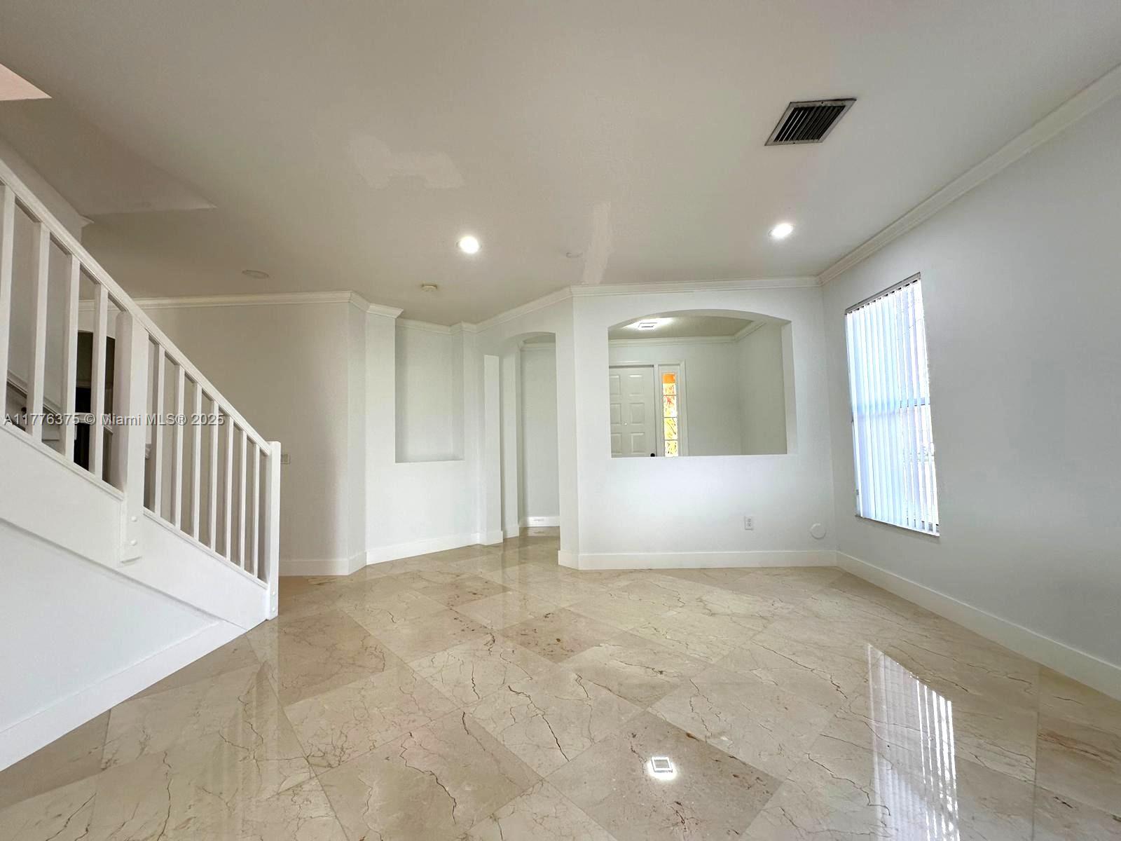 3922 W Whitewater Ave Property Photo 5