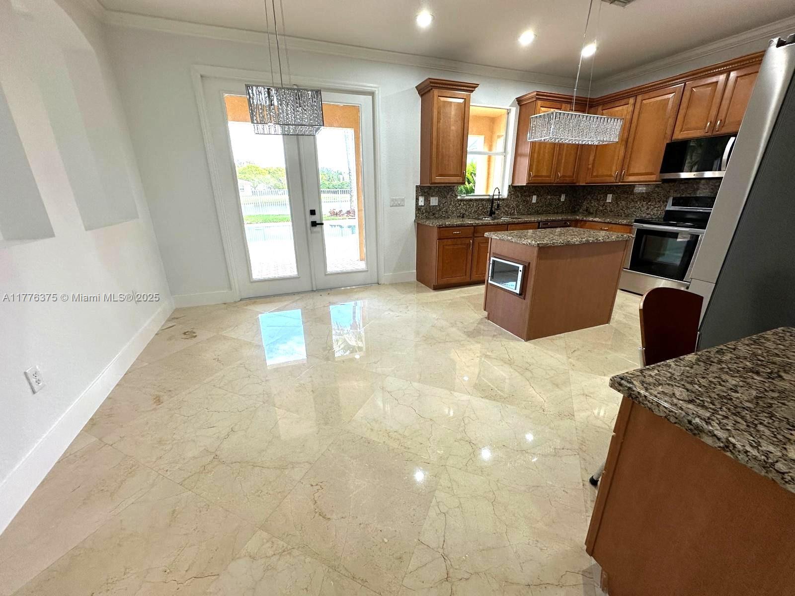 3922 W Whitewater Ave Property Photo 14