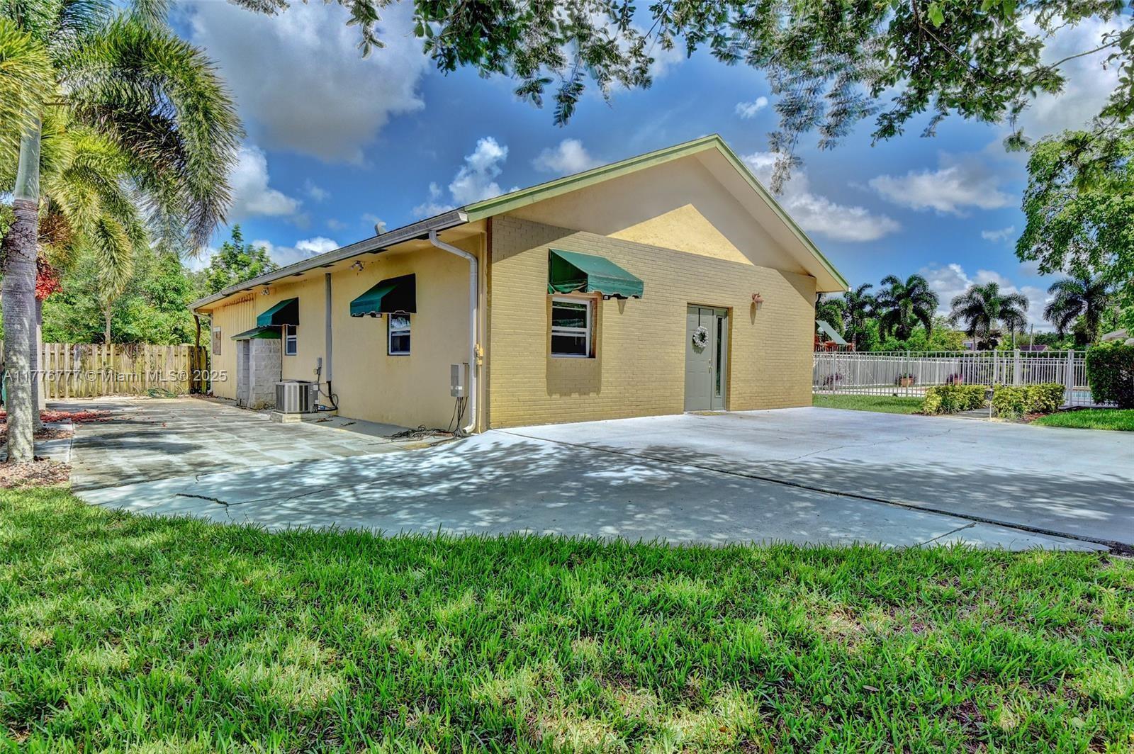 4990 Sw 111th Ter 2 Property Photo 1