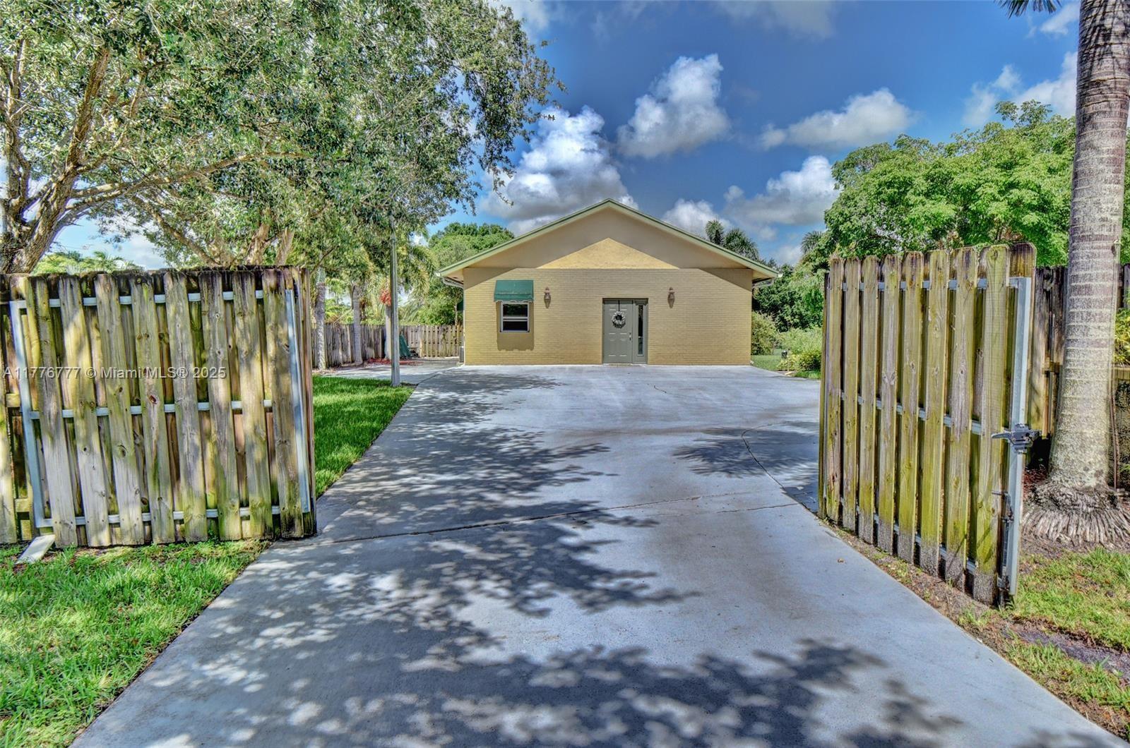 4990 Sw 111th Ter 2 Property Photo 2