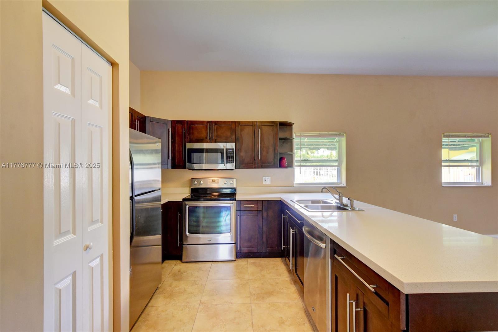 4990 Sw 111th Ter 2 Property Photo 4