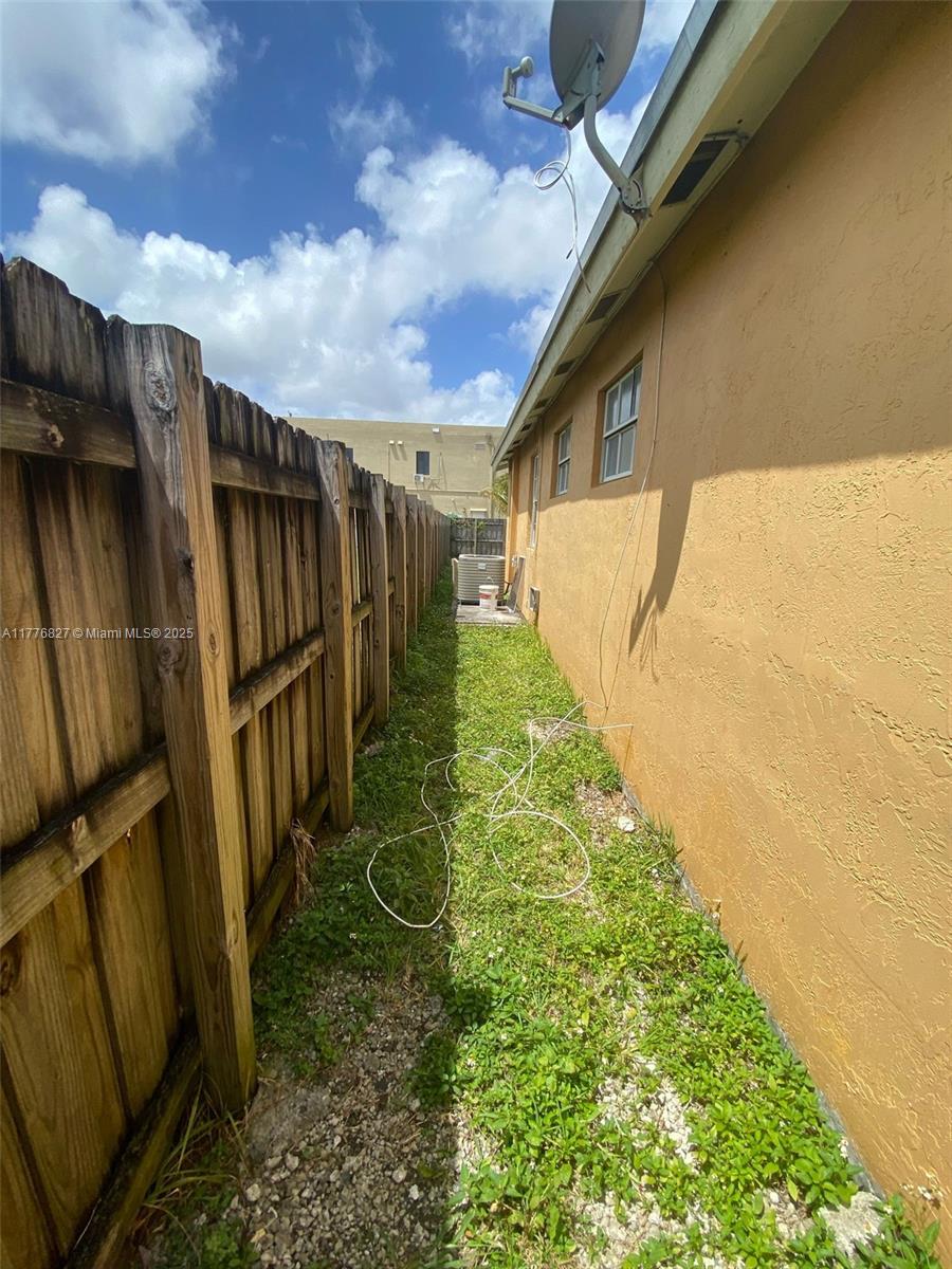 25150 Sw 125th Ct Property Photo 2