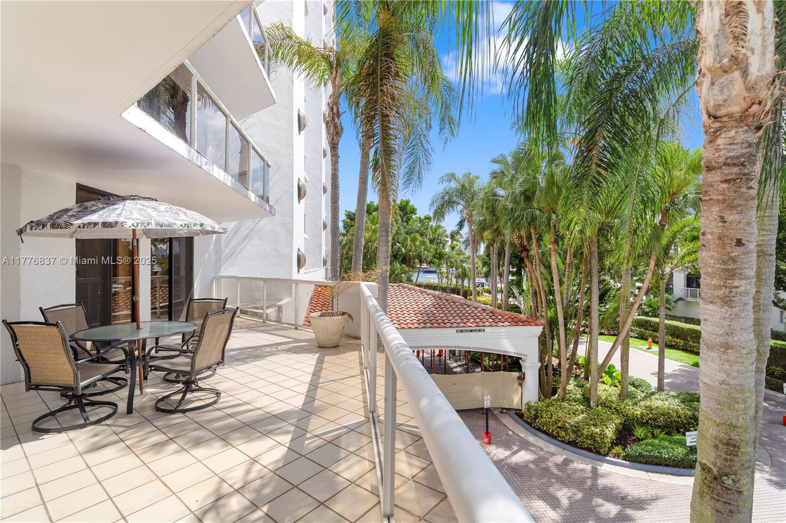 3610 Yacht Club Dr 213 Property Photo 4