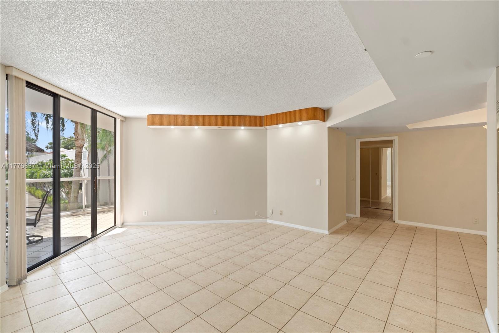 3610 Yacht Club Dr 213 Property Photo 10
