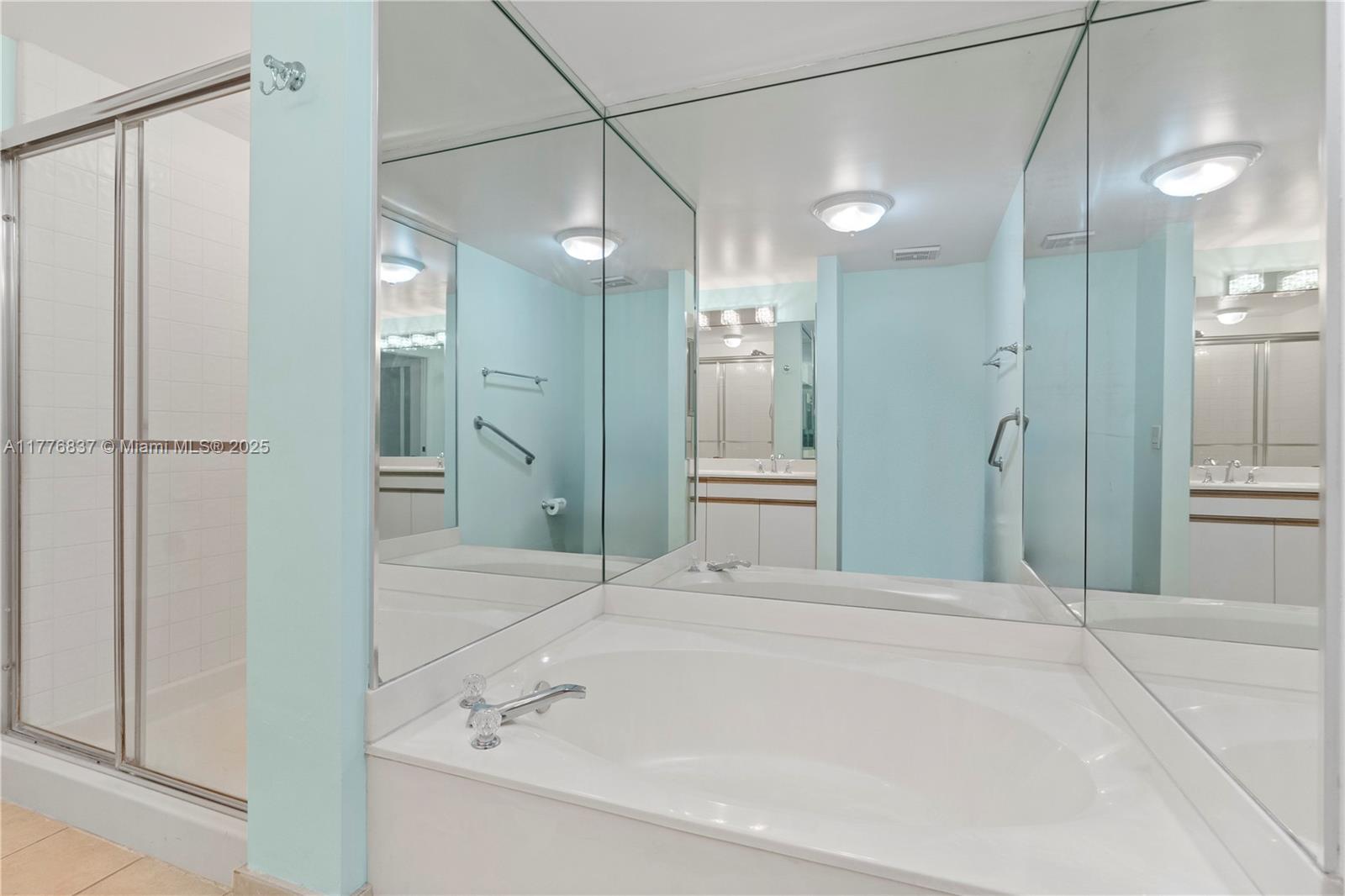 3610 Yacht Club Dr 213 Property Photo 17