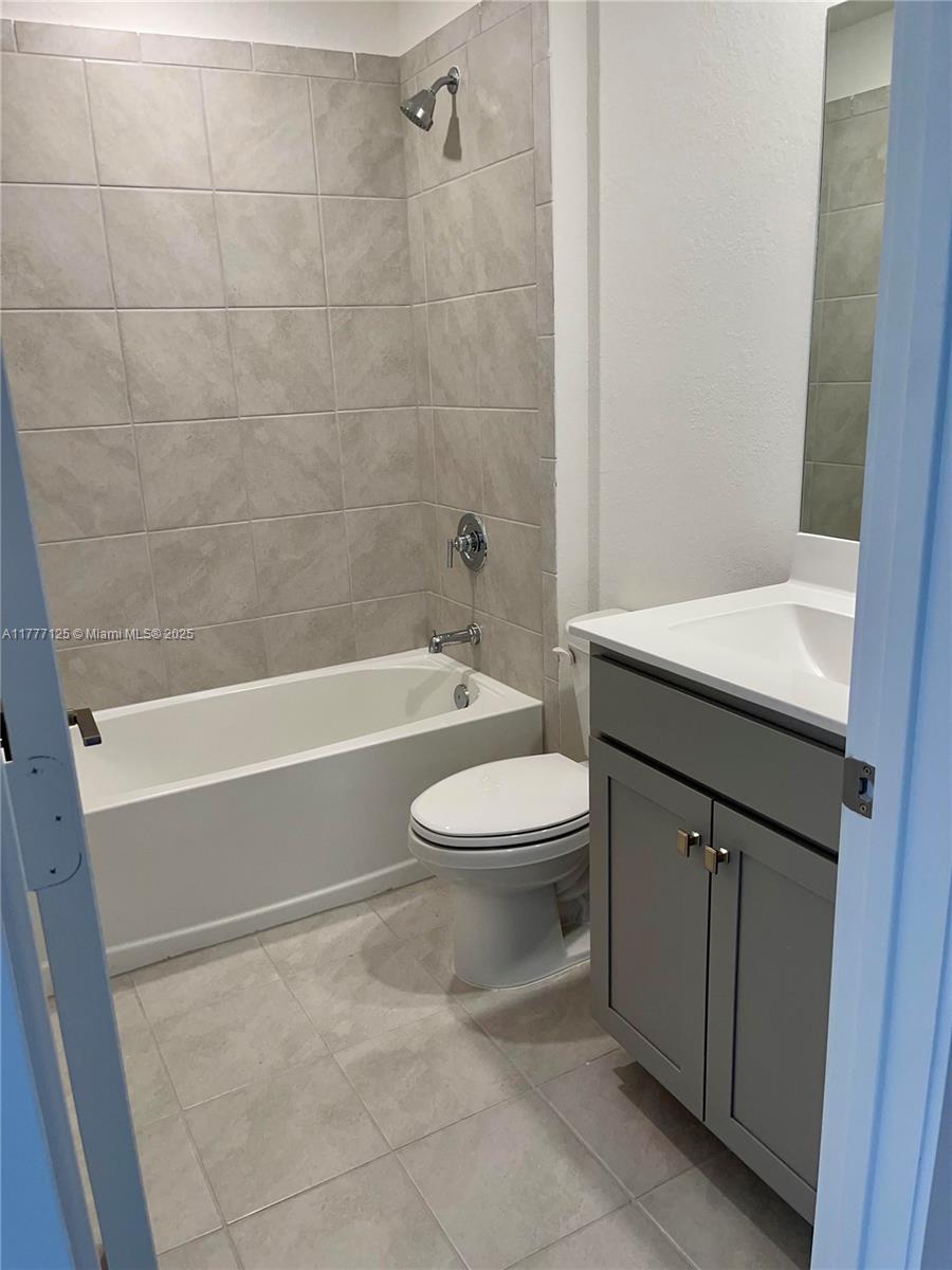 2435 Se 11th St 0 Property Photo 7