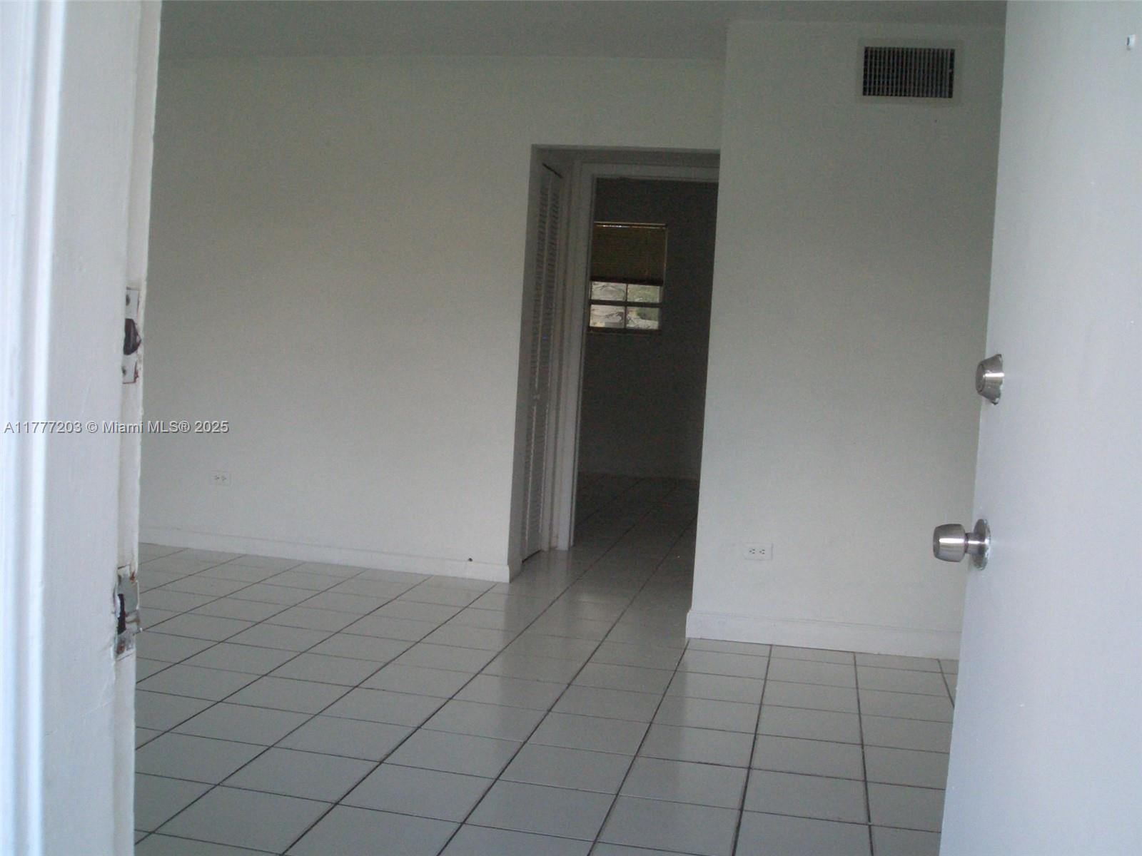 9760 Sw 184th St 16d Property Photo