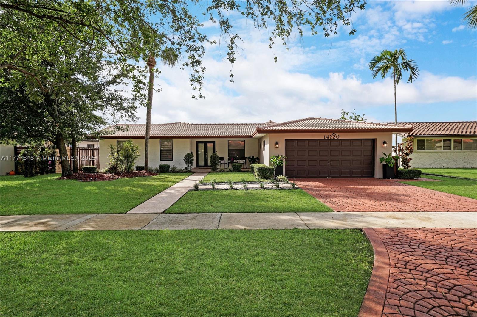 14720 Dade Pine Ave Property Photo