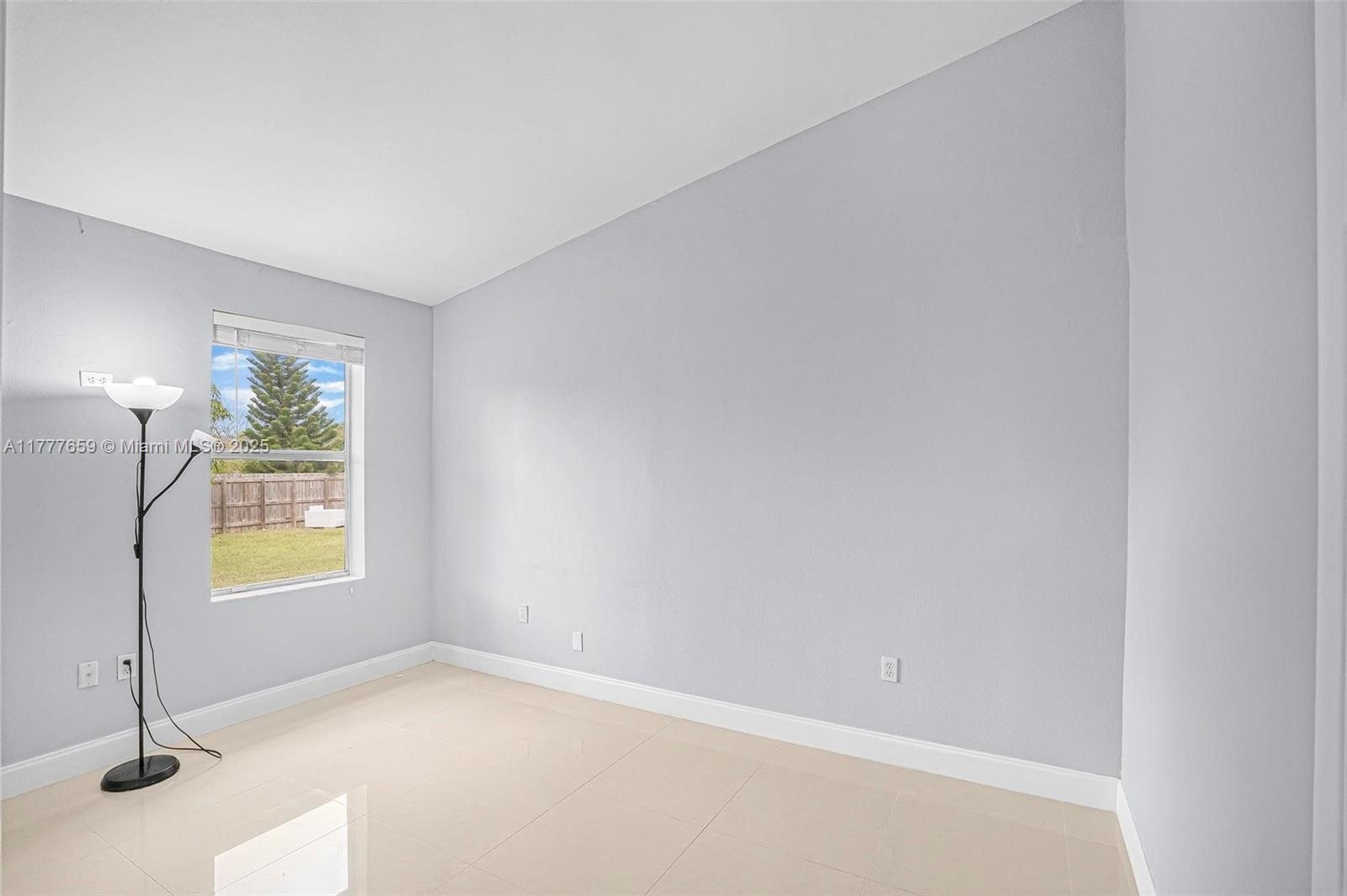 16875 Sw 300th St Property Photo 11