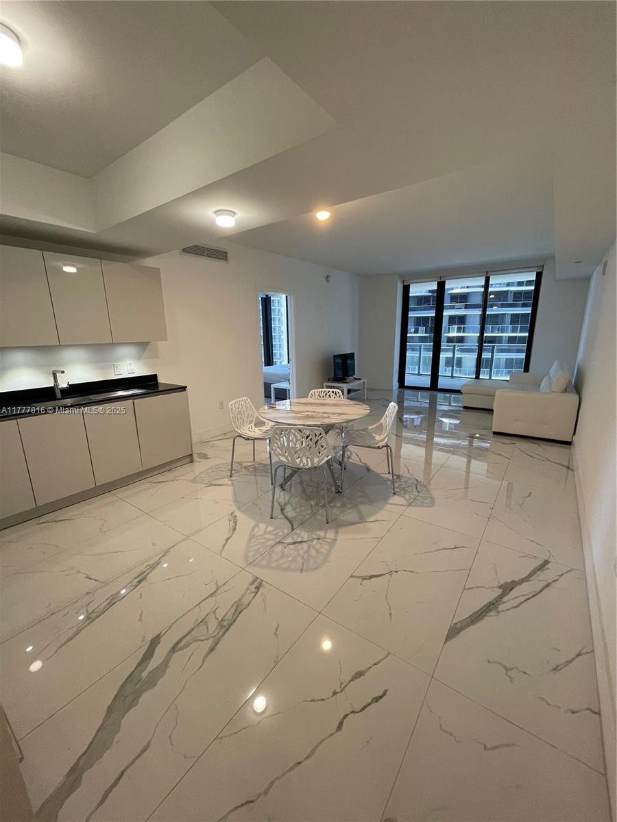 1010 Brickell Ave 2106 Property Photo