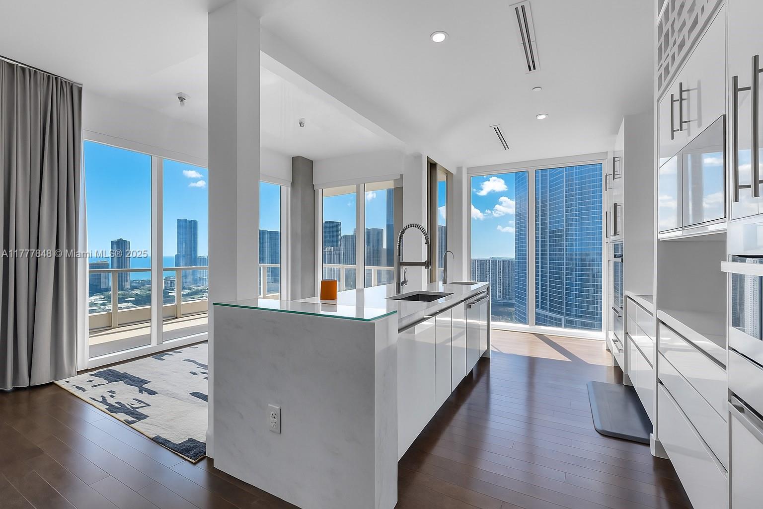 900 Brickell Key Blvd Property Photo 1